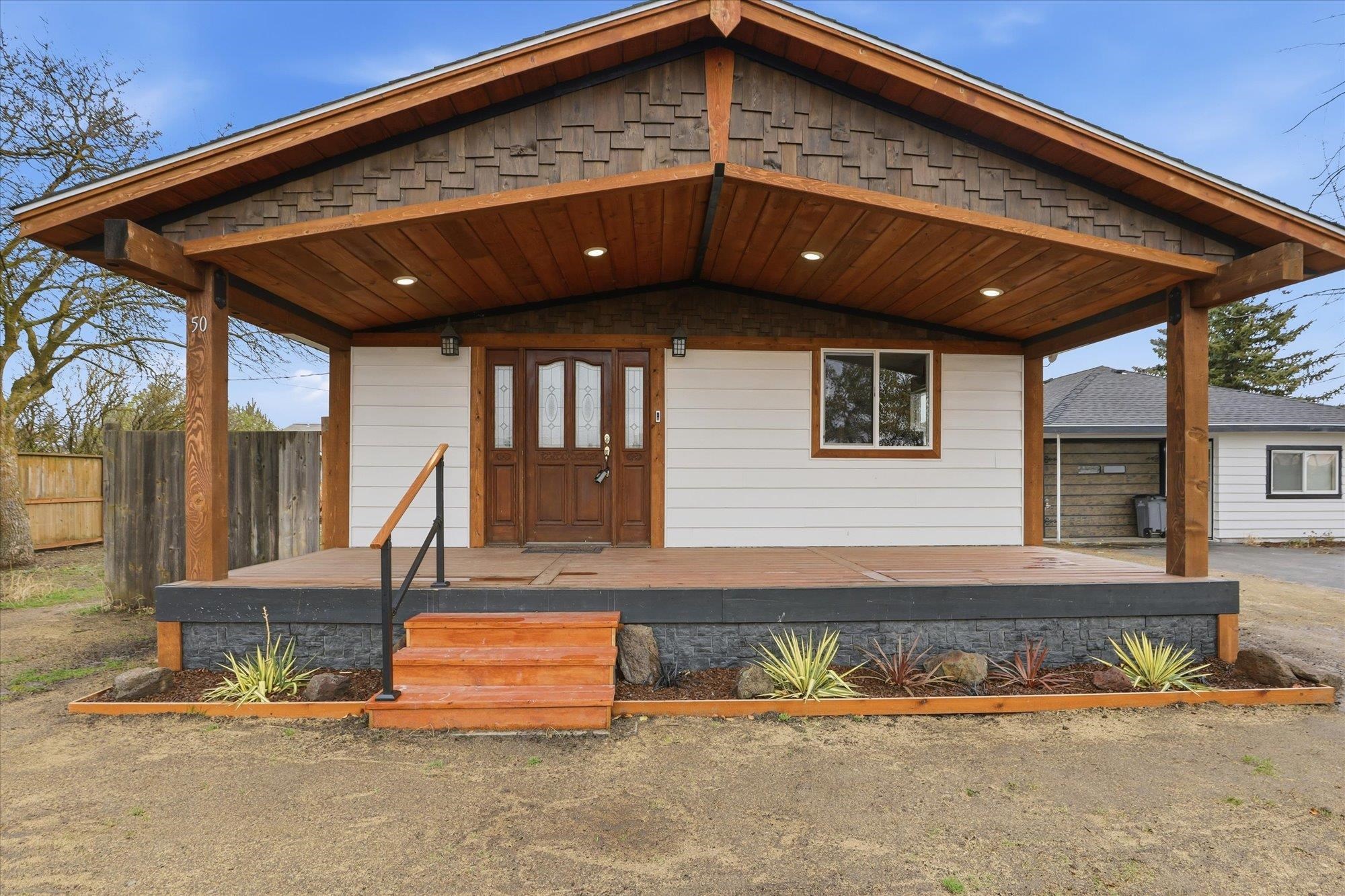 listing main picture