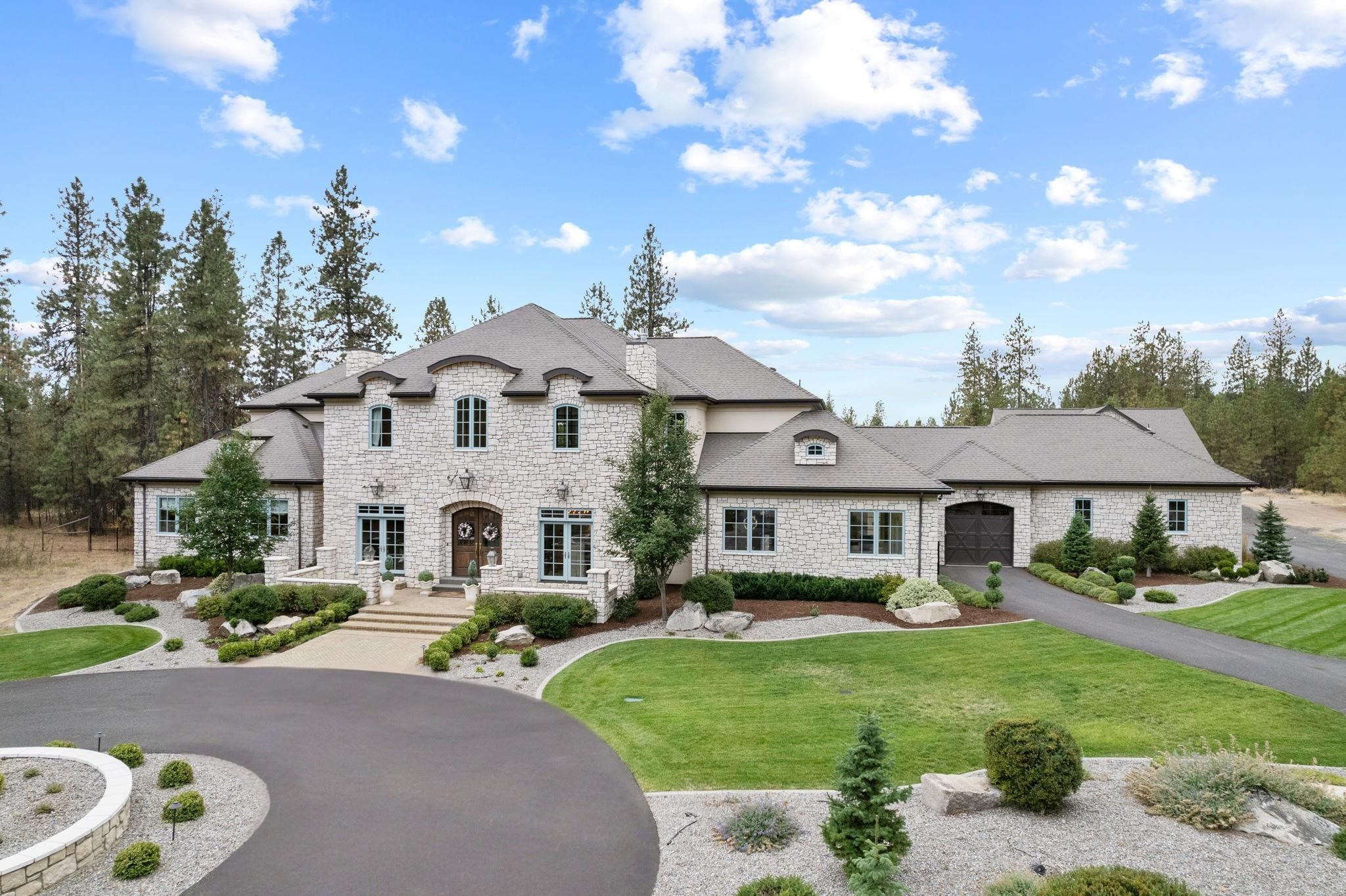 listing main picture