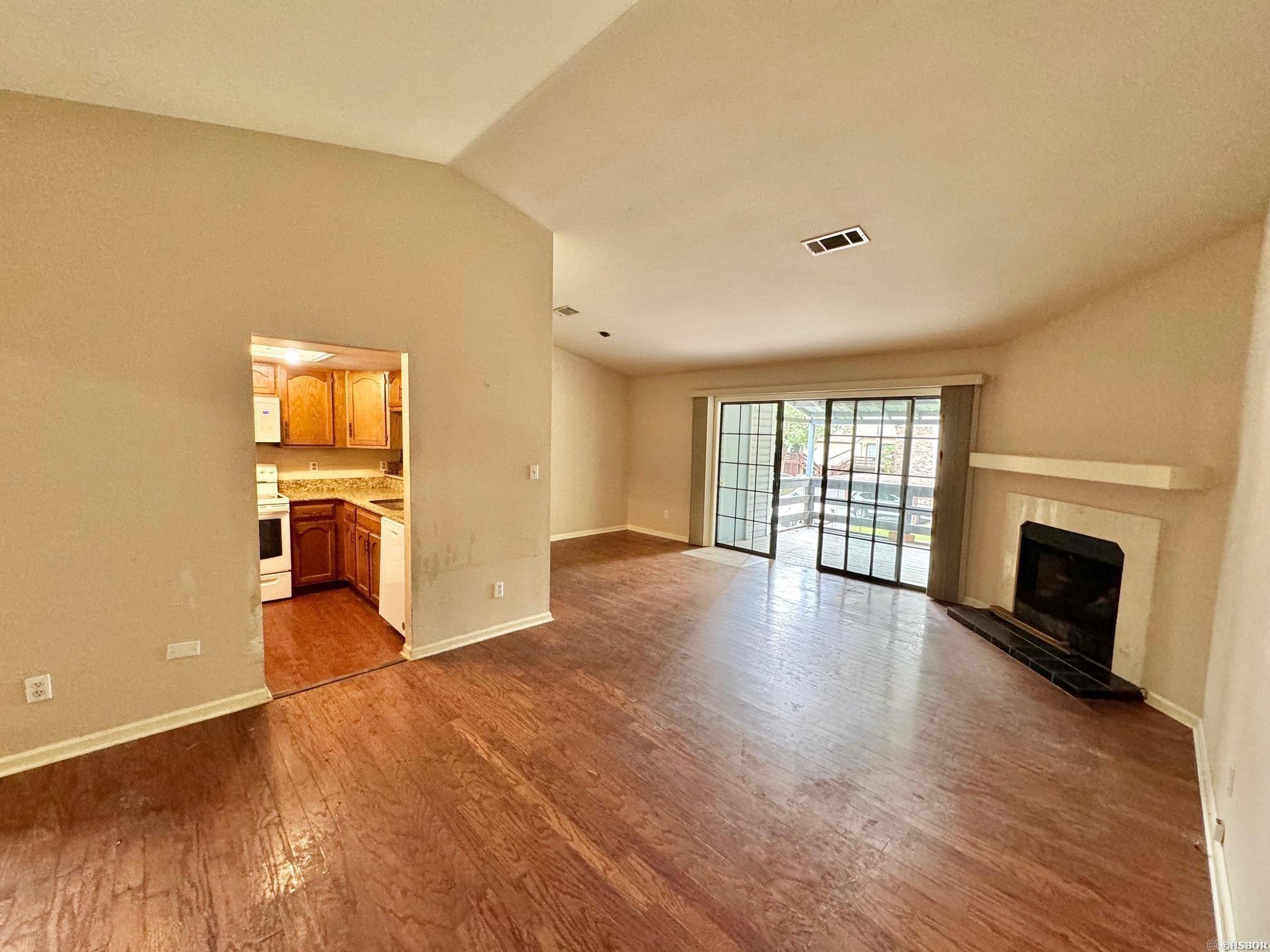 listing main picture