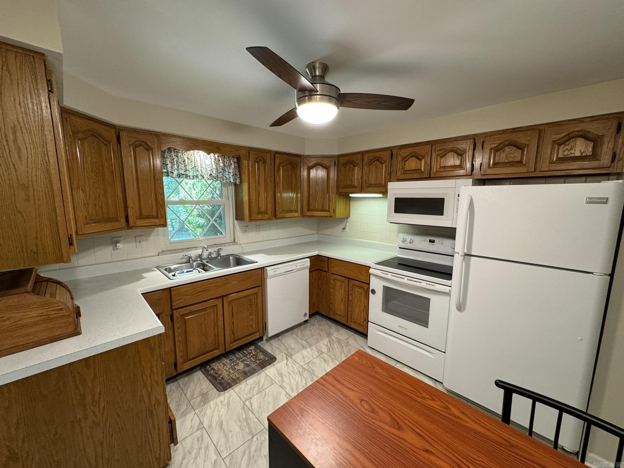 listing main picture