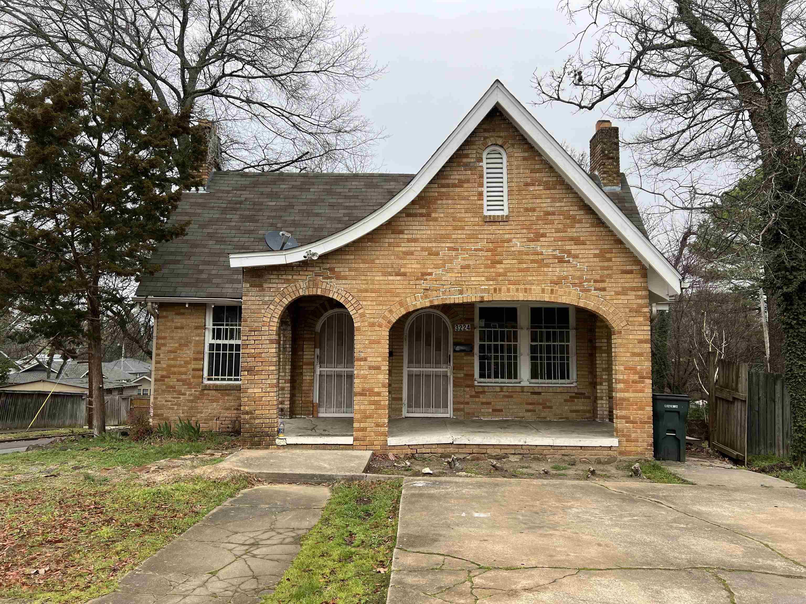 listing main picture
