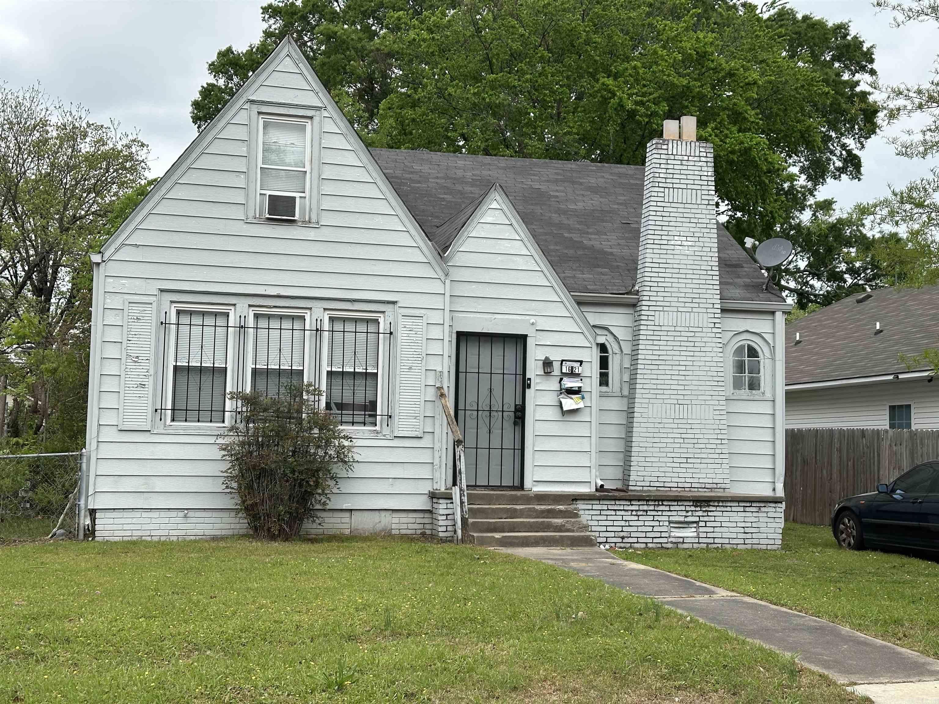 listing main picture