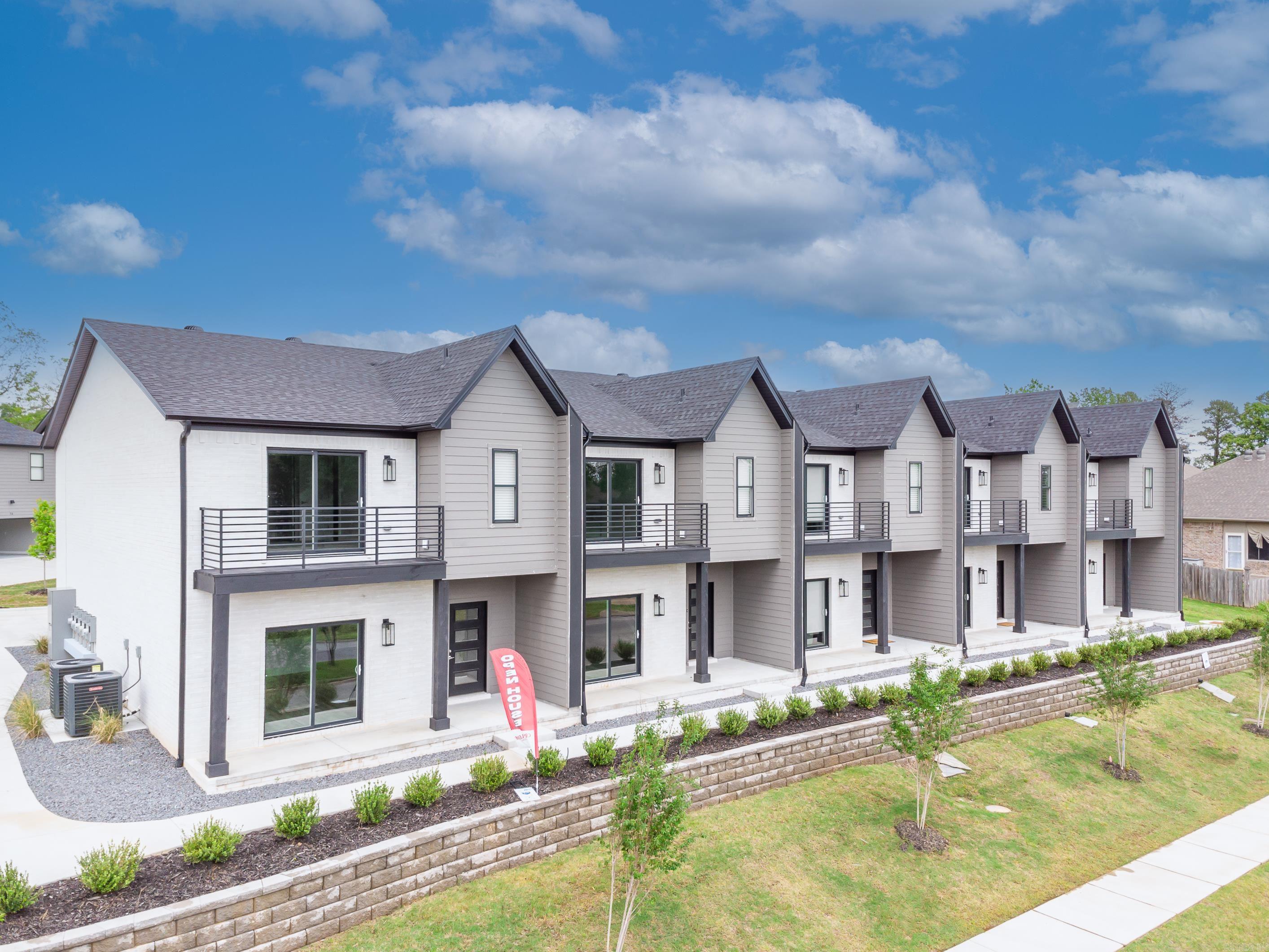 listing main picture