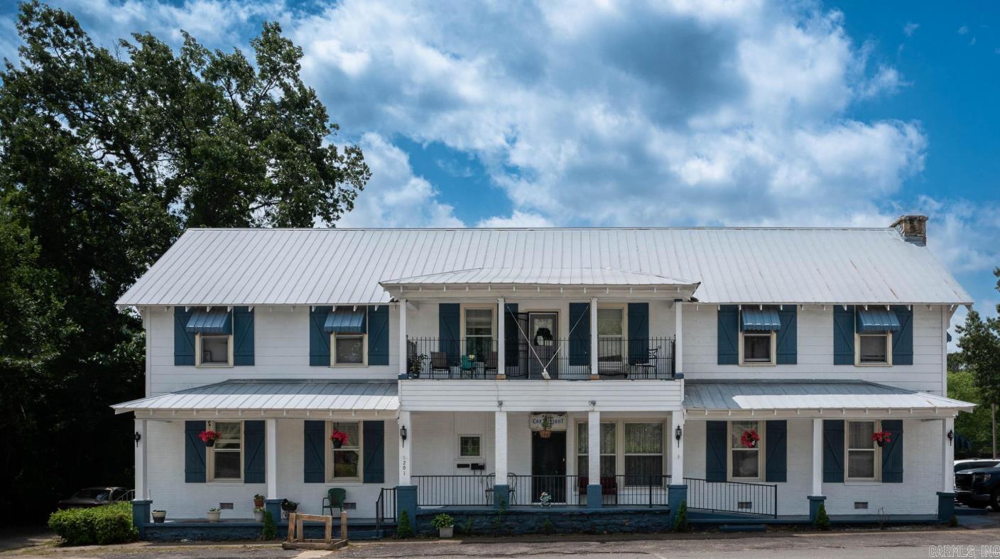 listing main picture