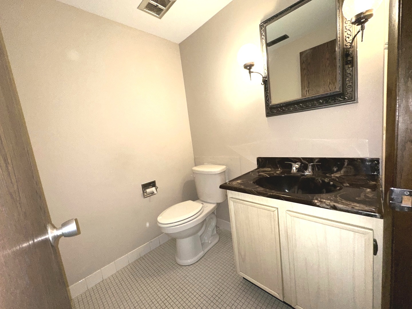 listing main picture