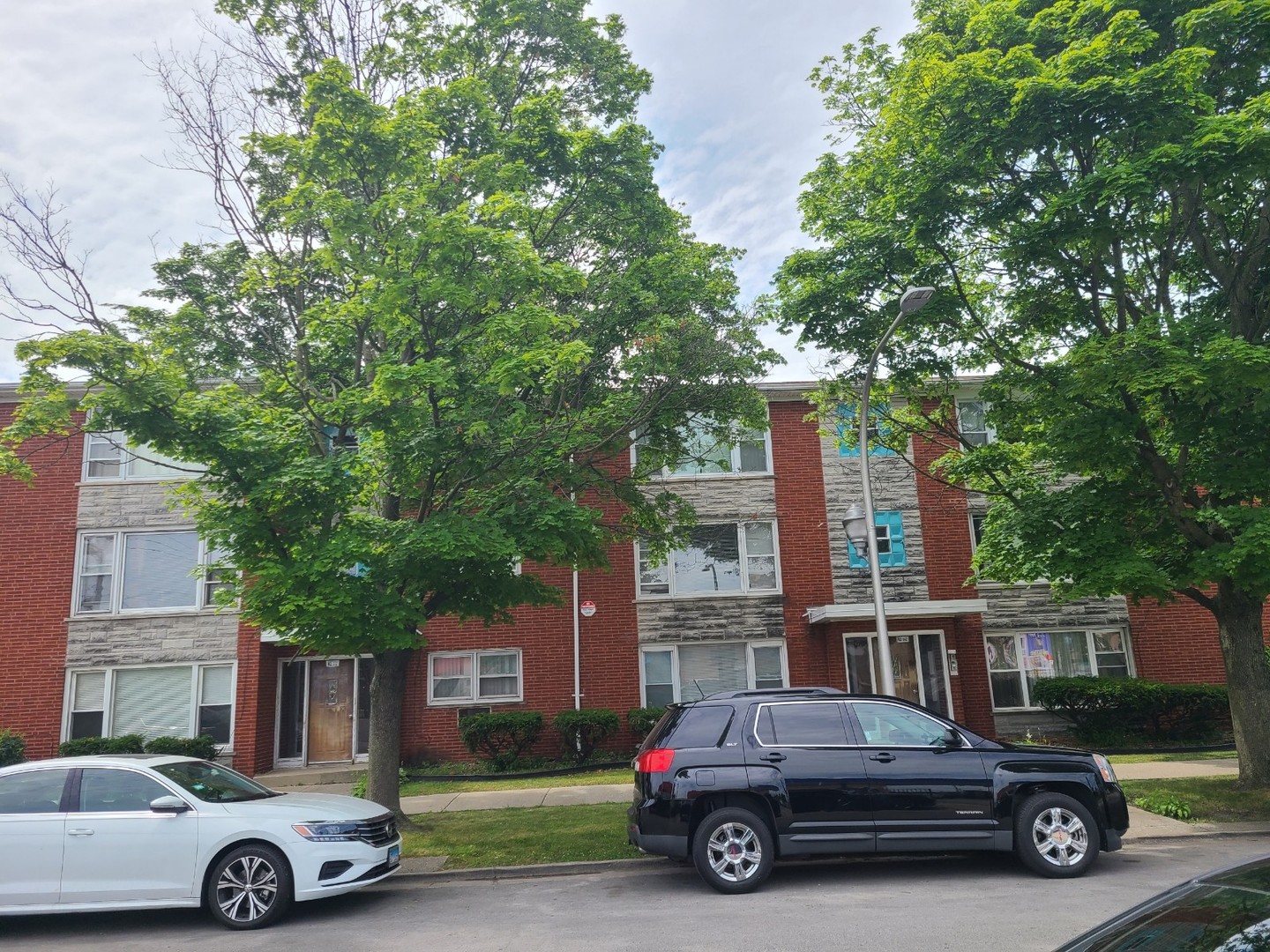 listing main picture