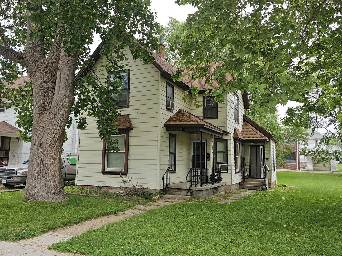listing main picture