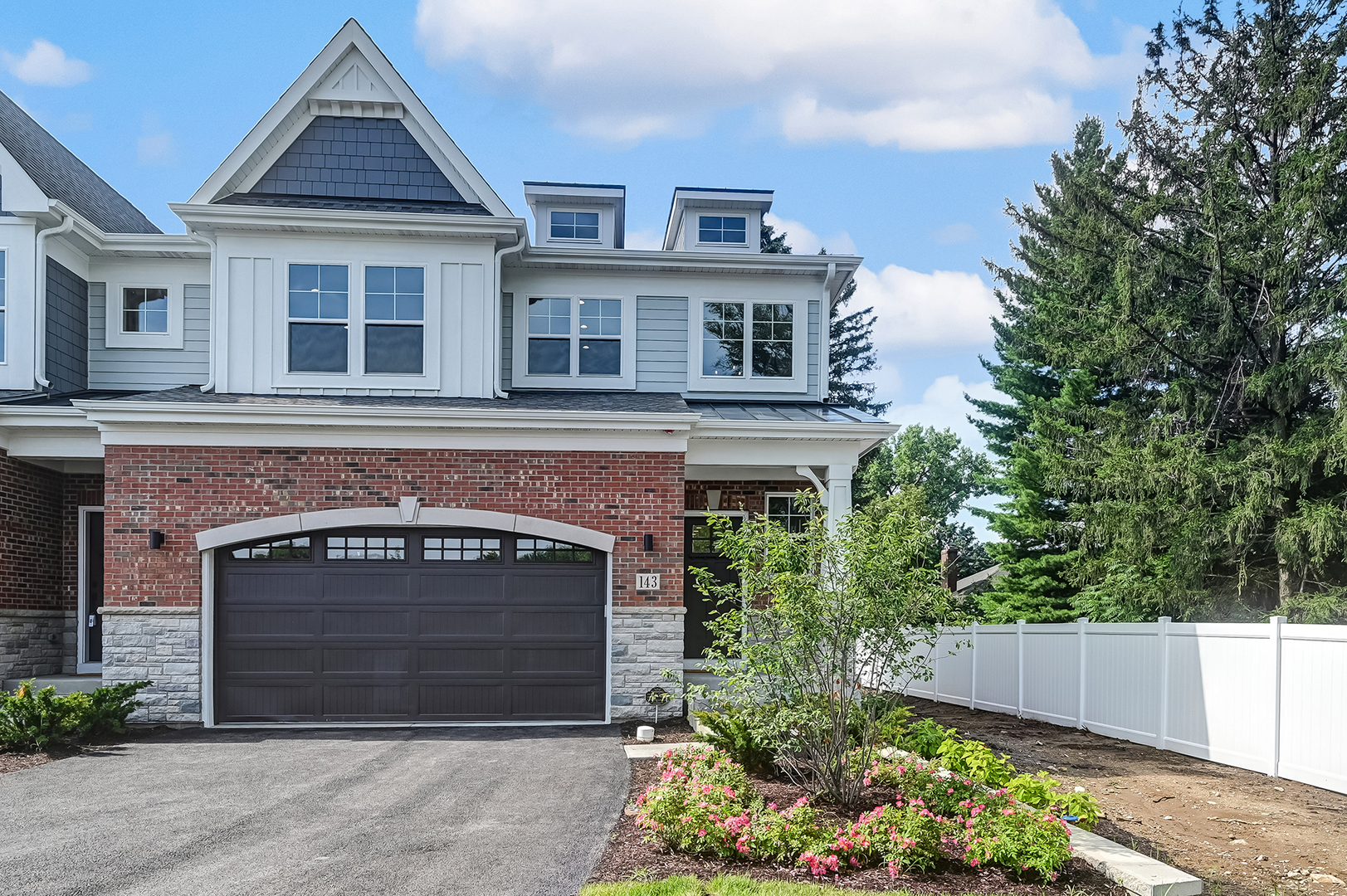 listing main picture