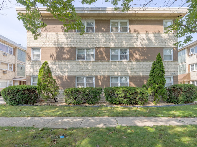 listing main picture