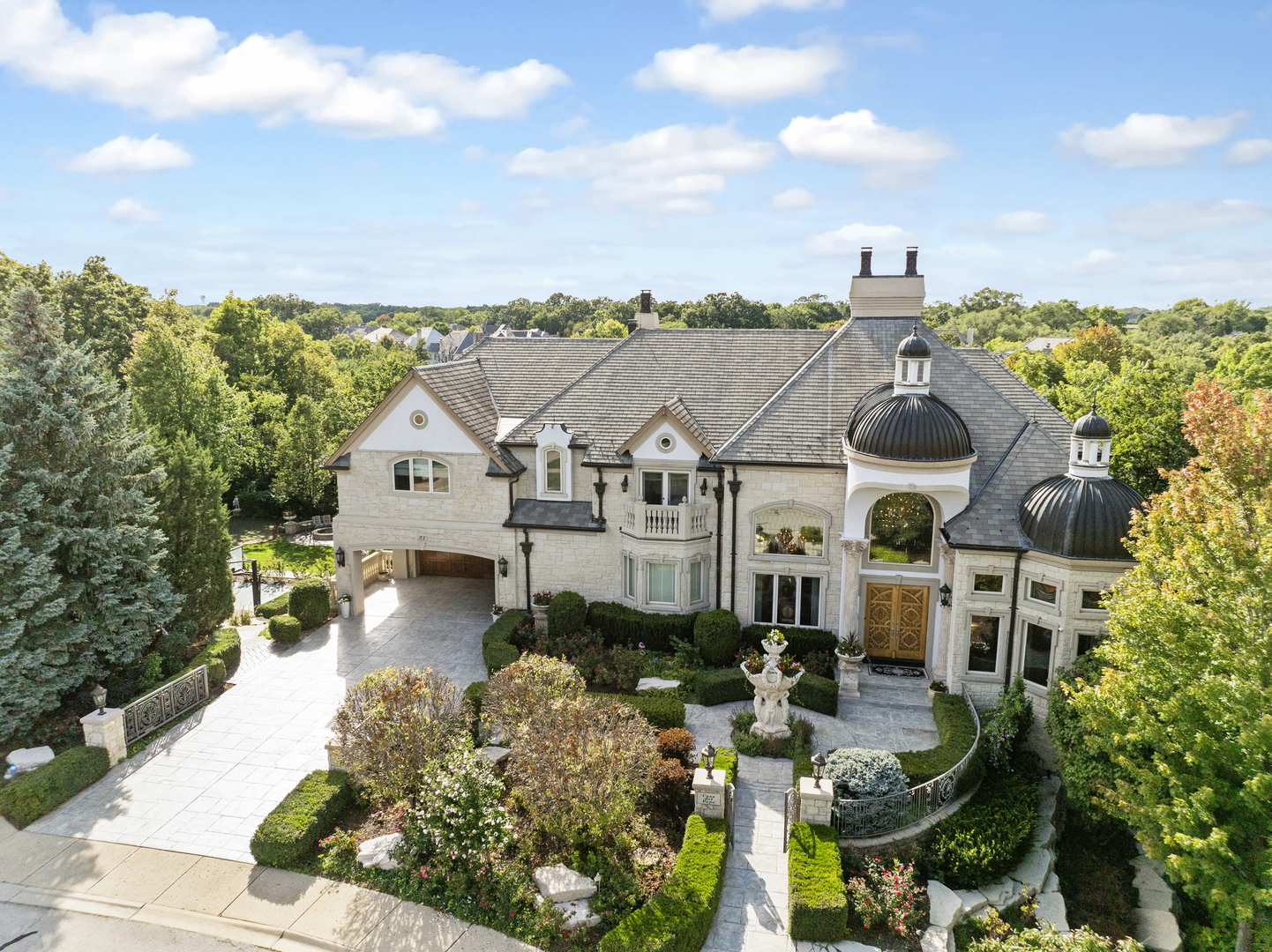 listing main picture