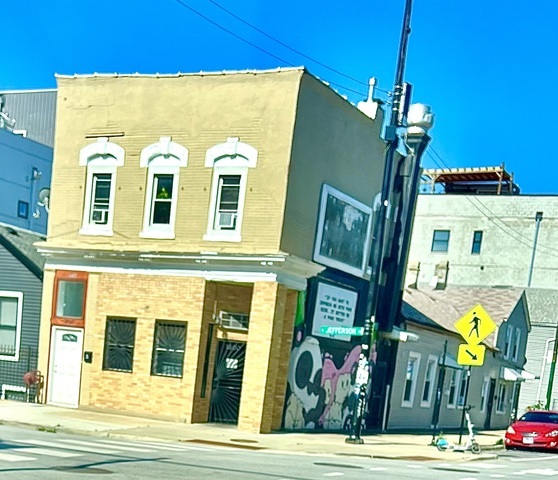 listing main picture