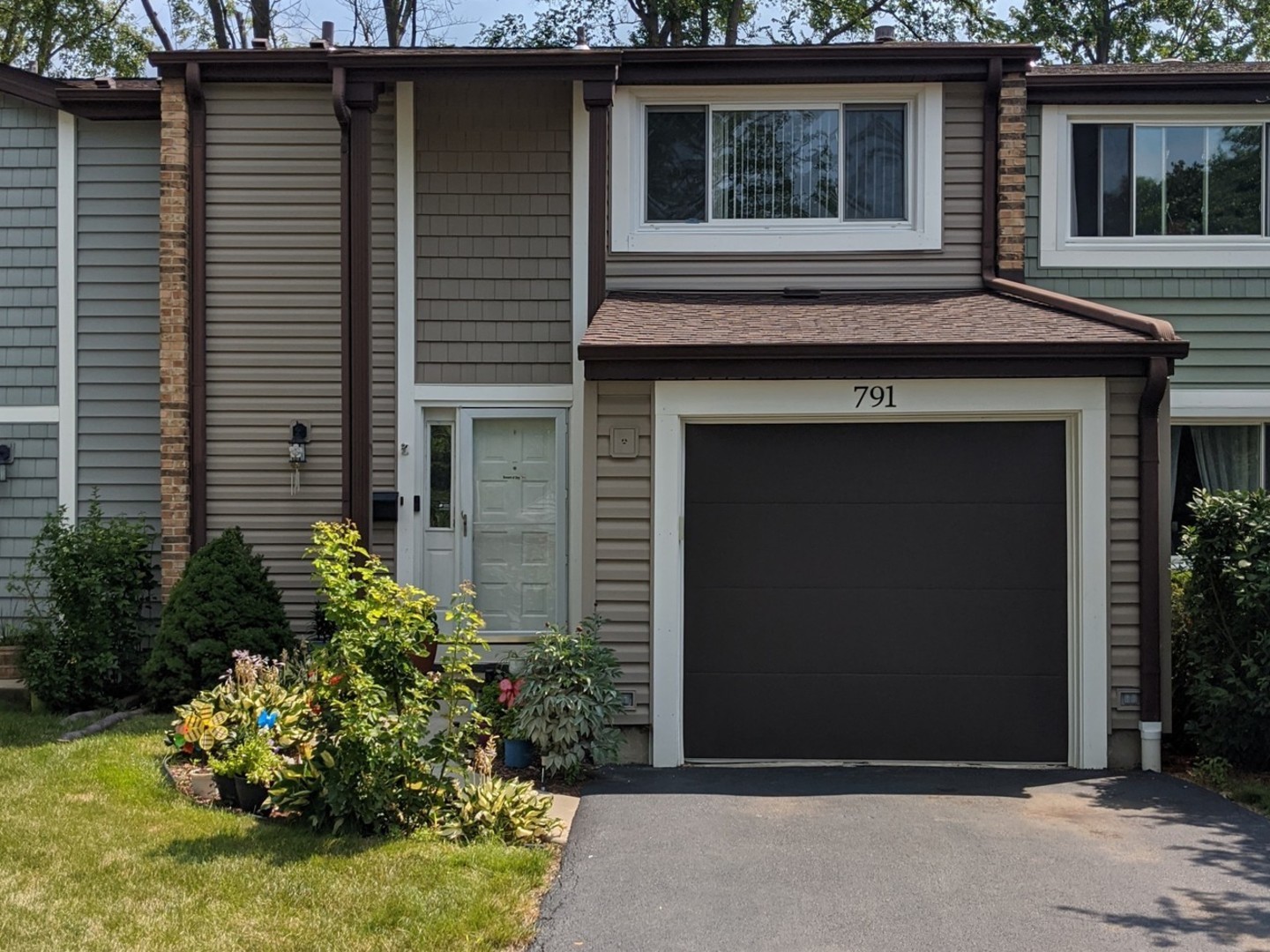 listing main picture