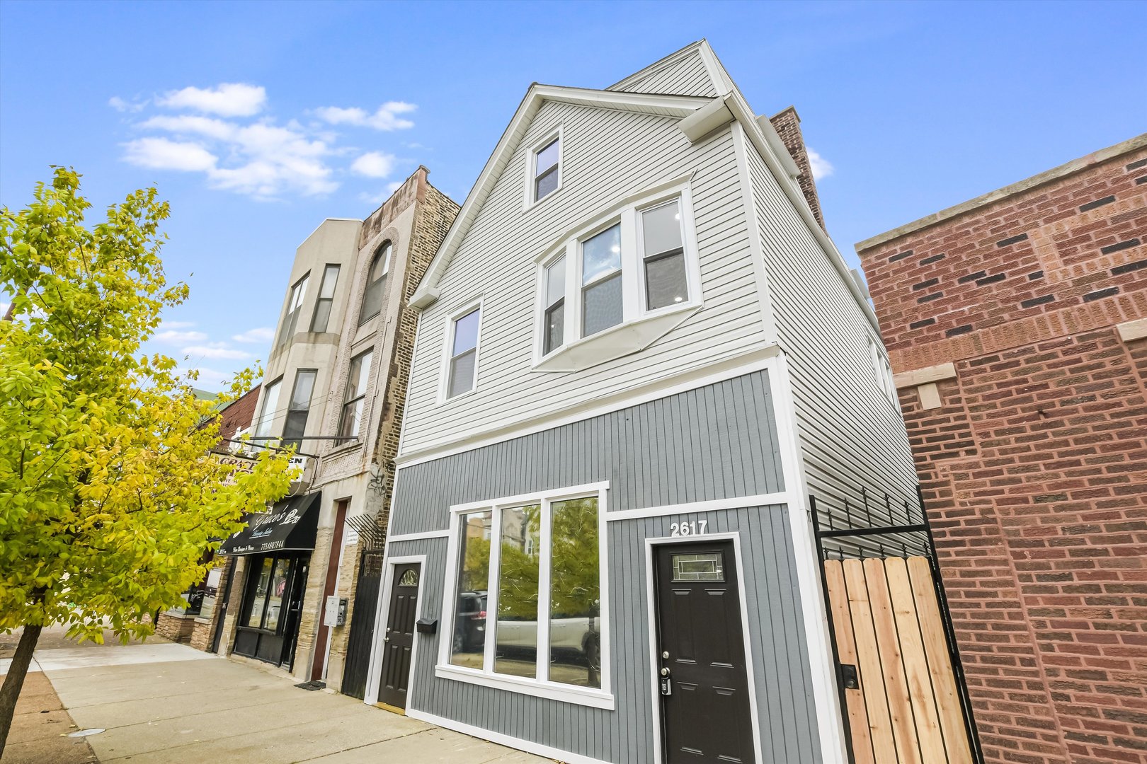 listing main picture