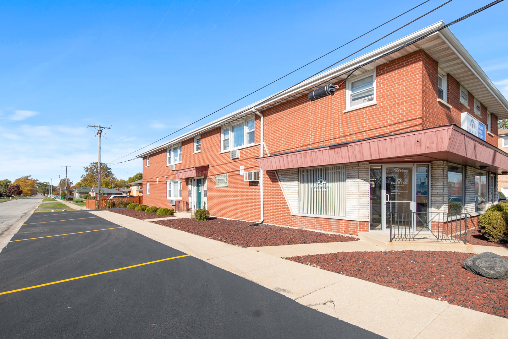 listing main picture