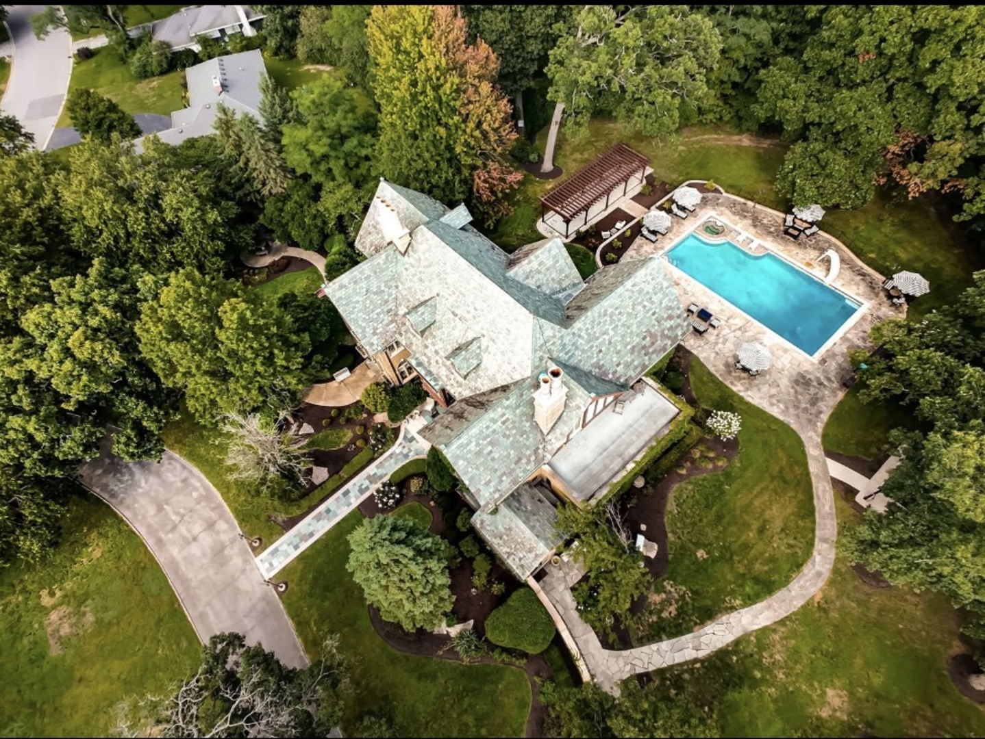 listing main picture