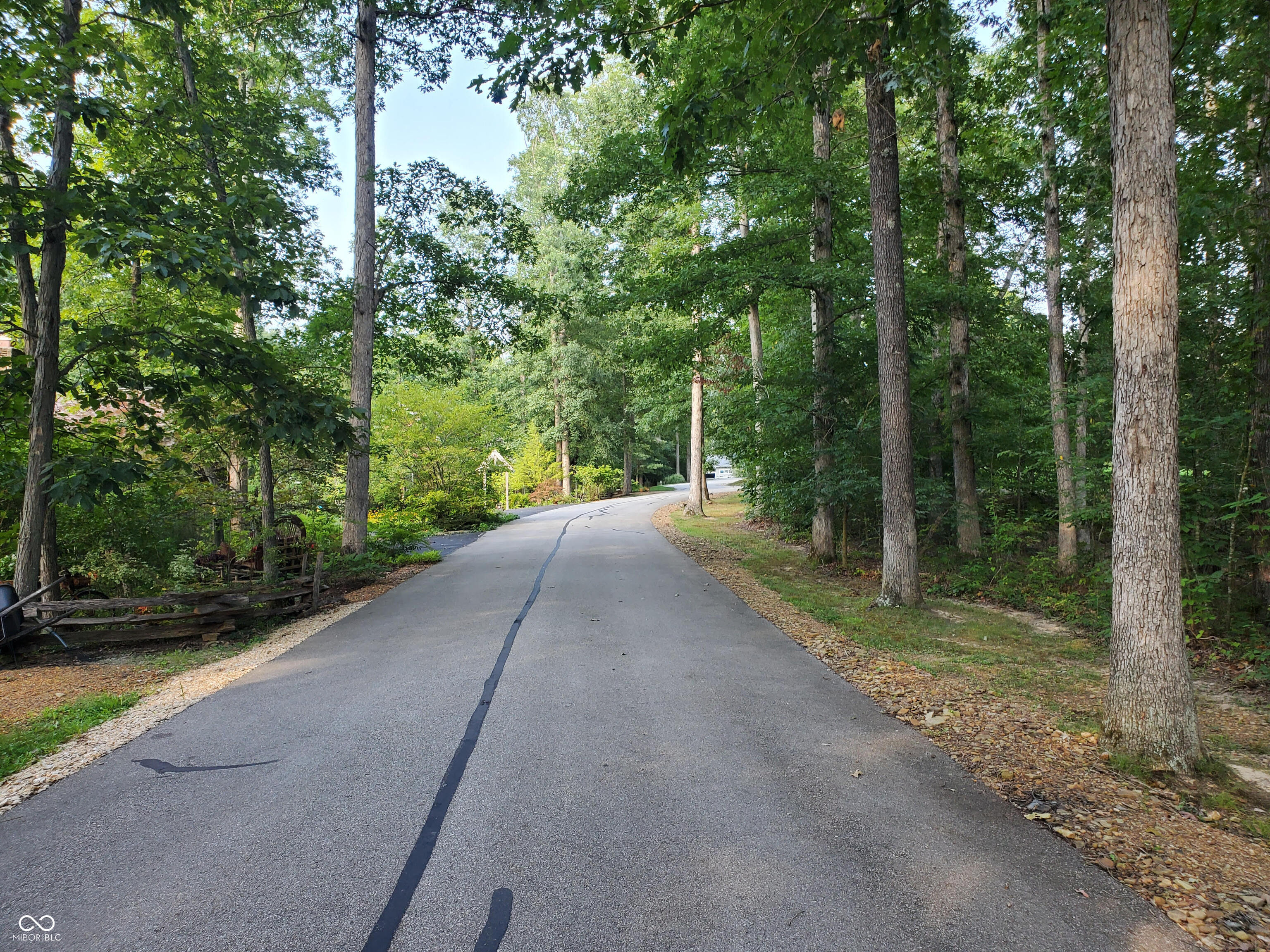 listing main picture