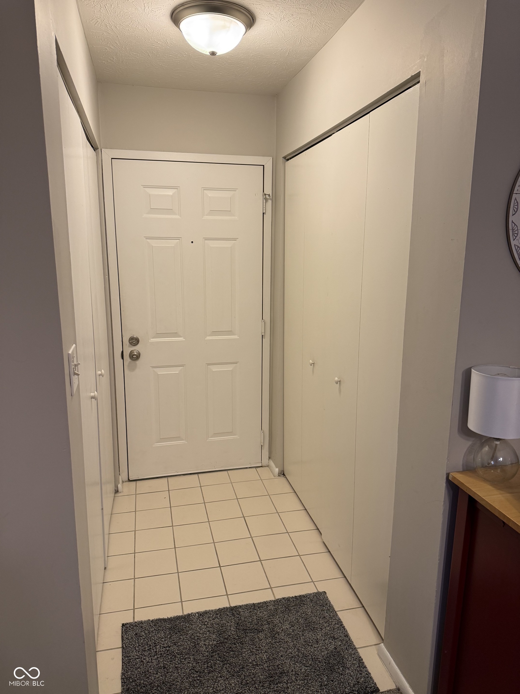 listing main picture