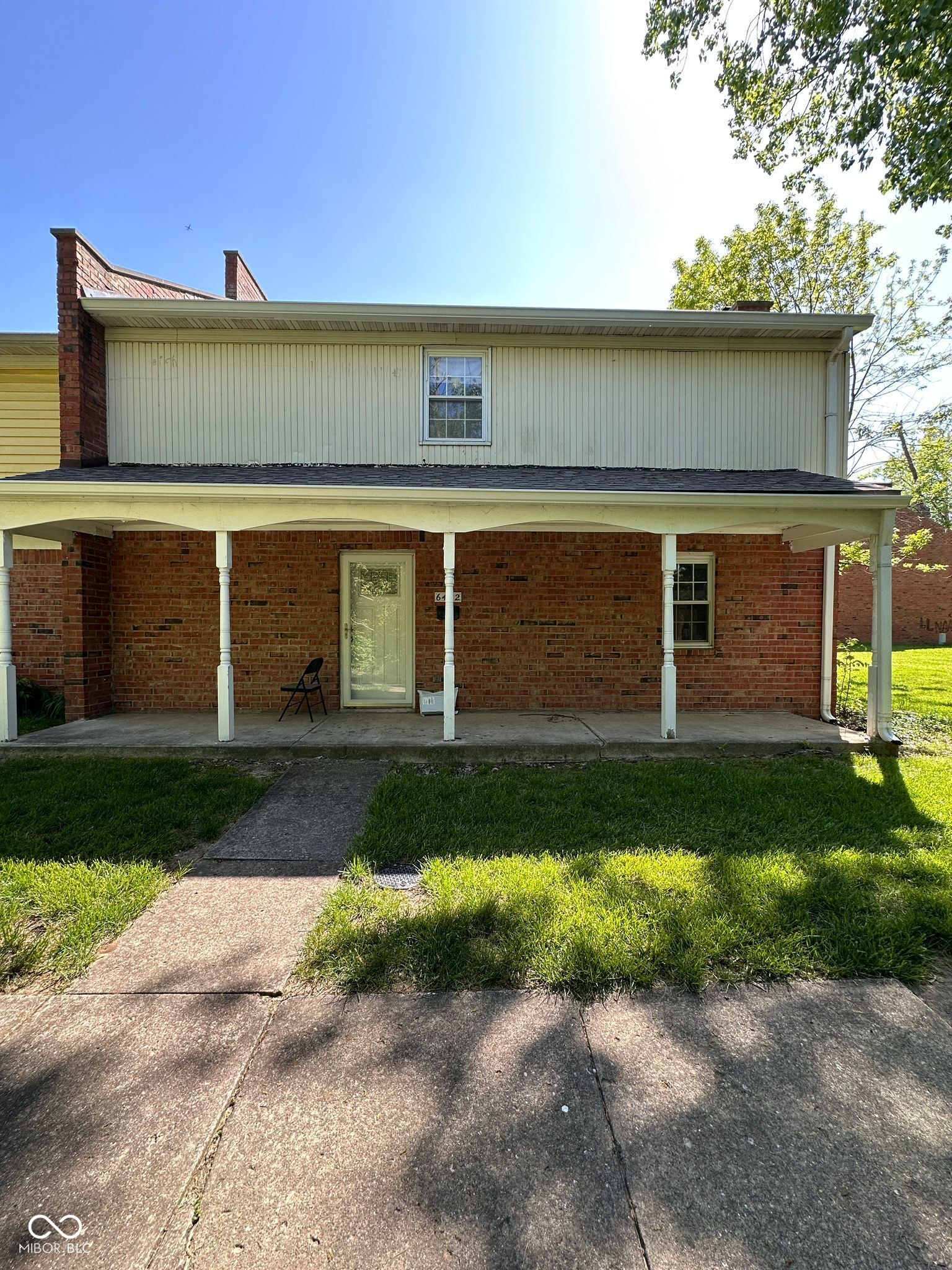 listing main picture