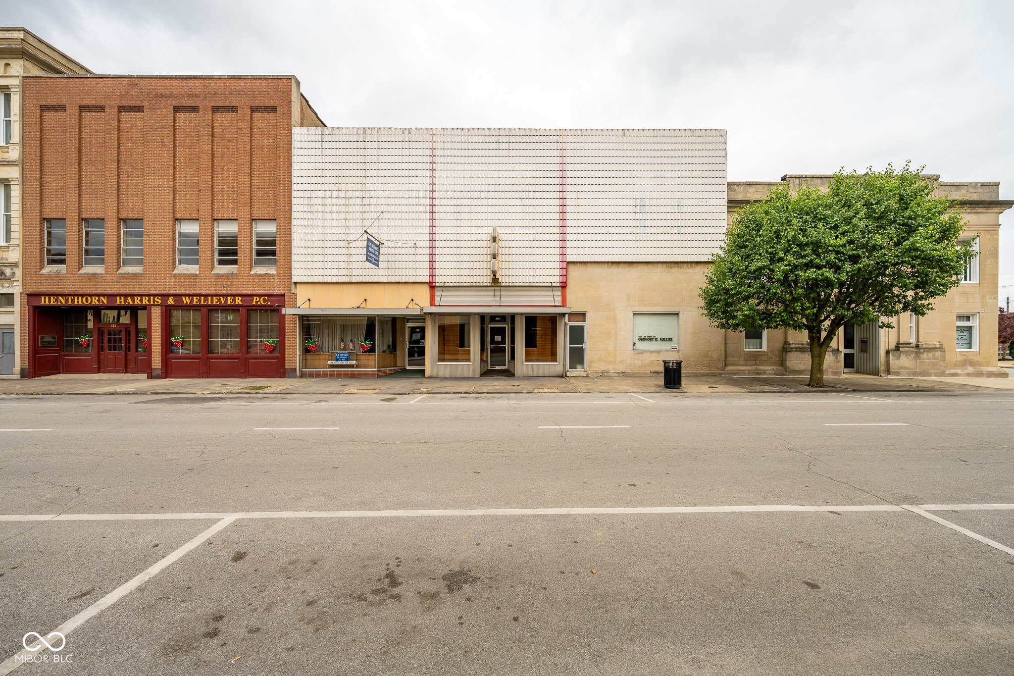 listing main picture