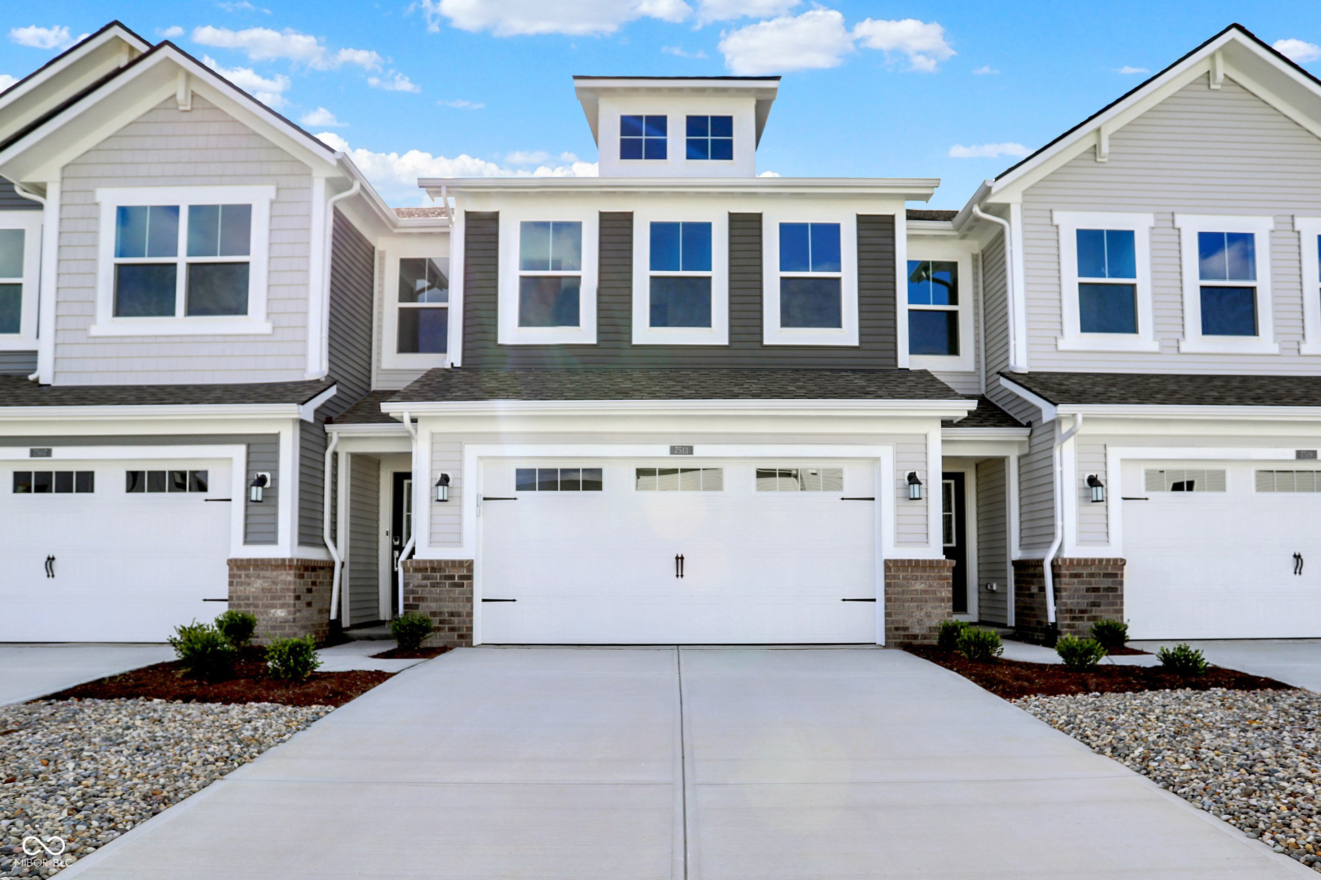 listing main picture