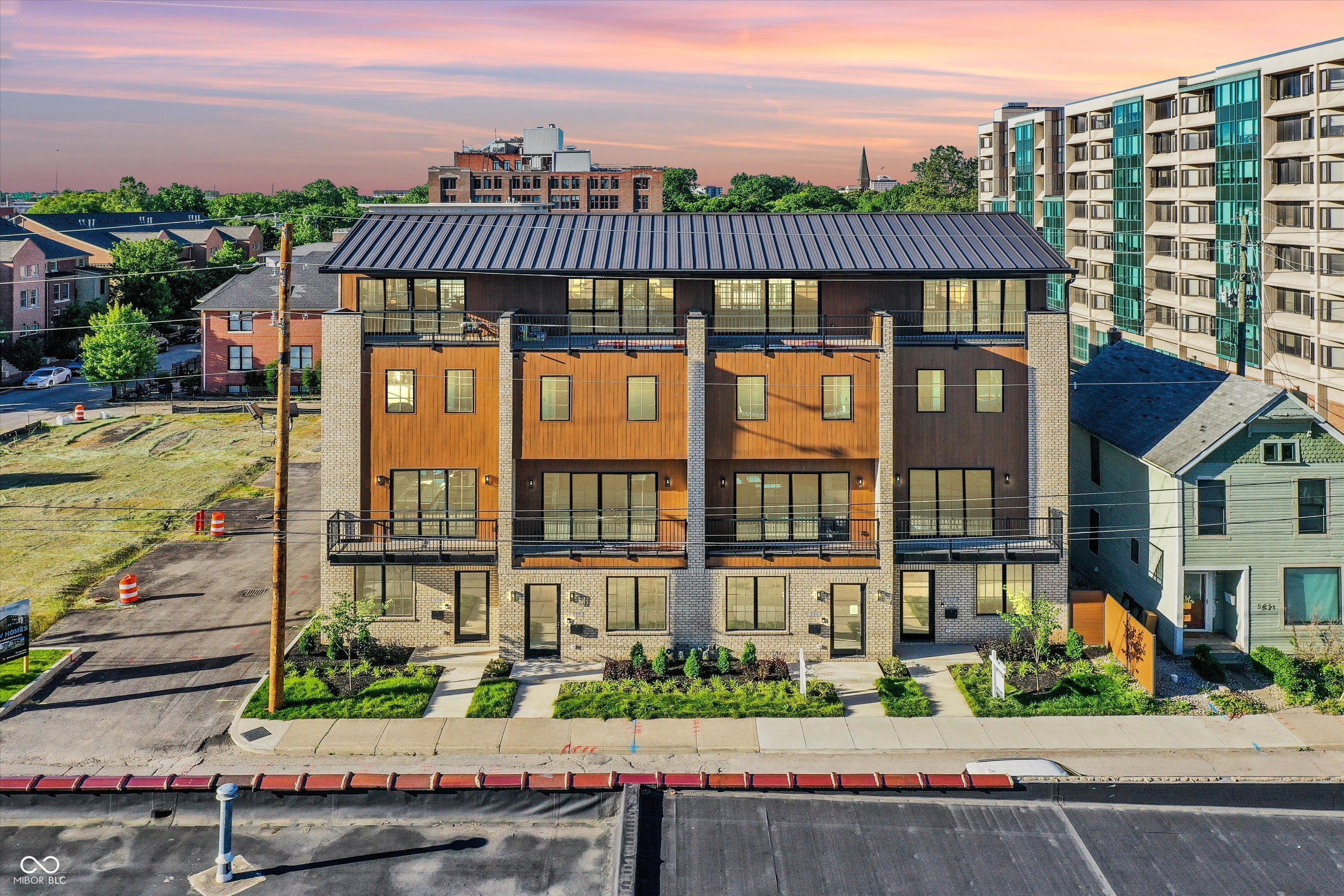 listing main picture