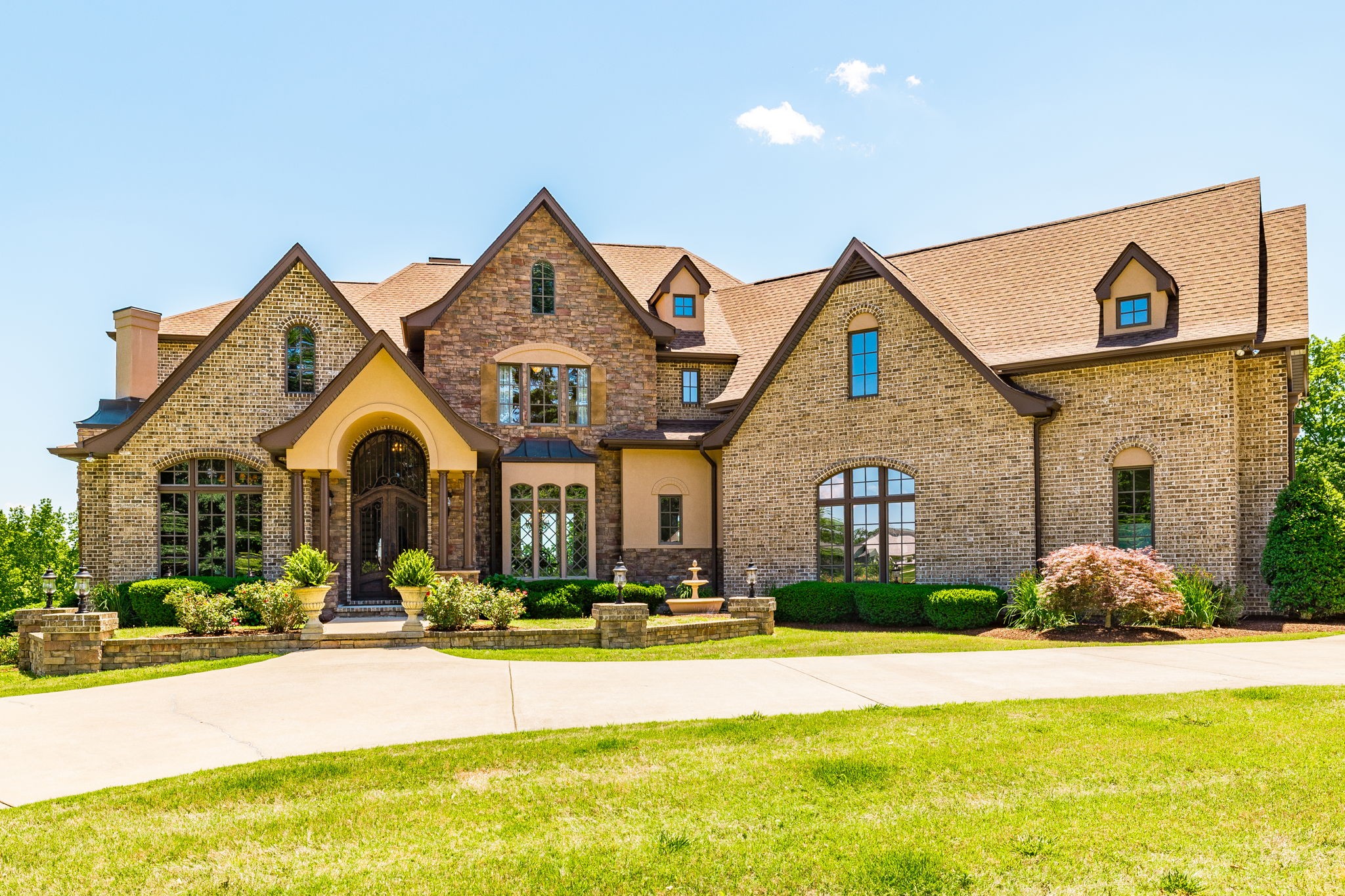 listing main picture