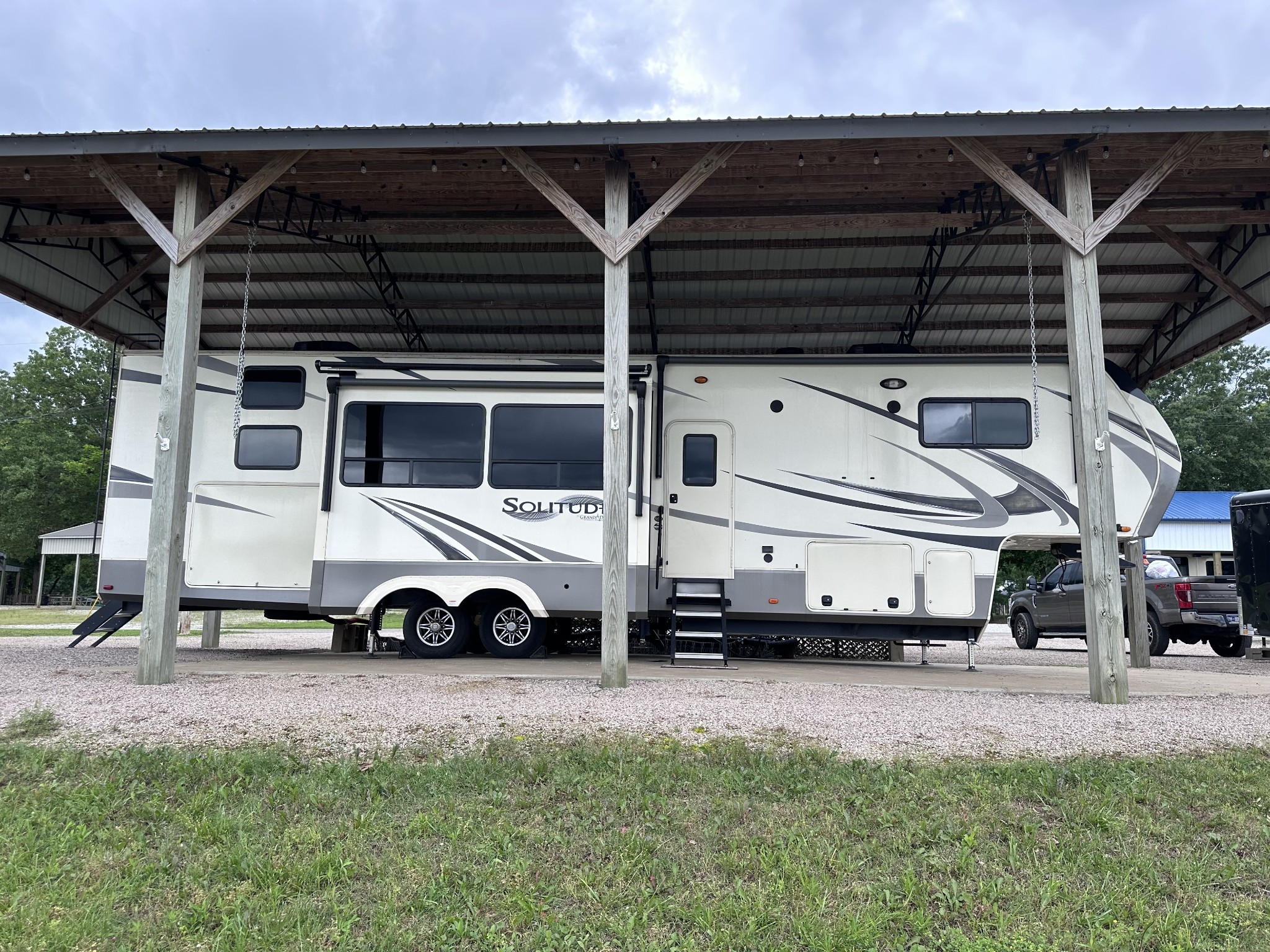 listing main picture