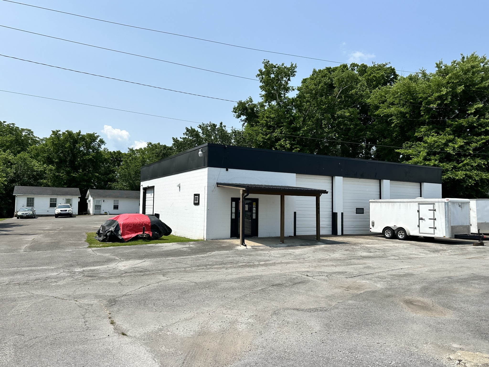 listing main picture