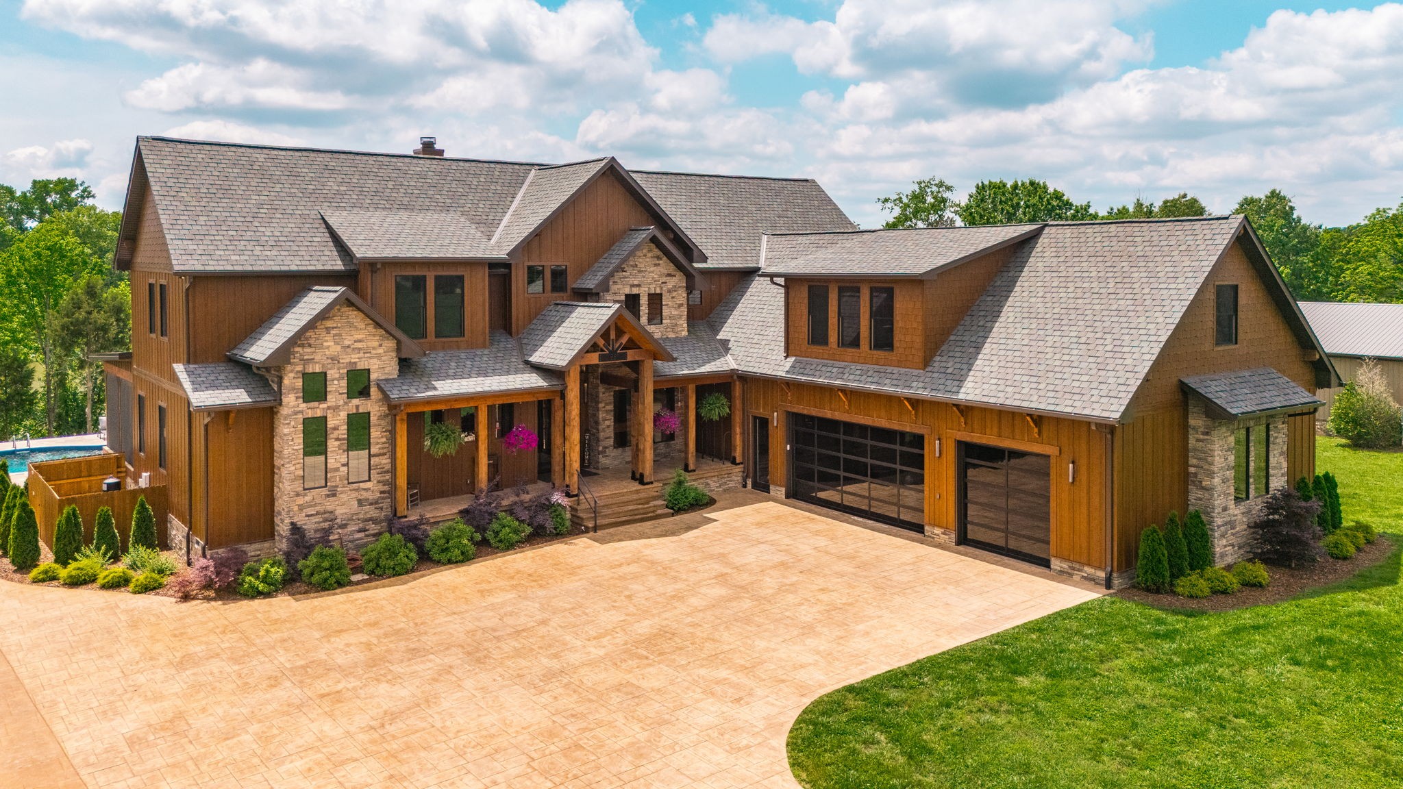 listing main picture