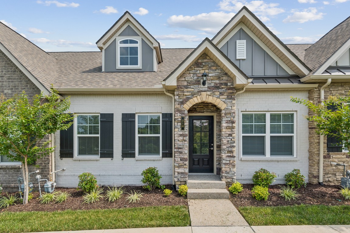 listing main picture