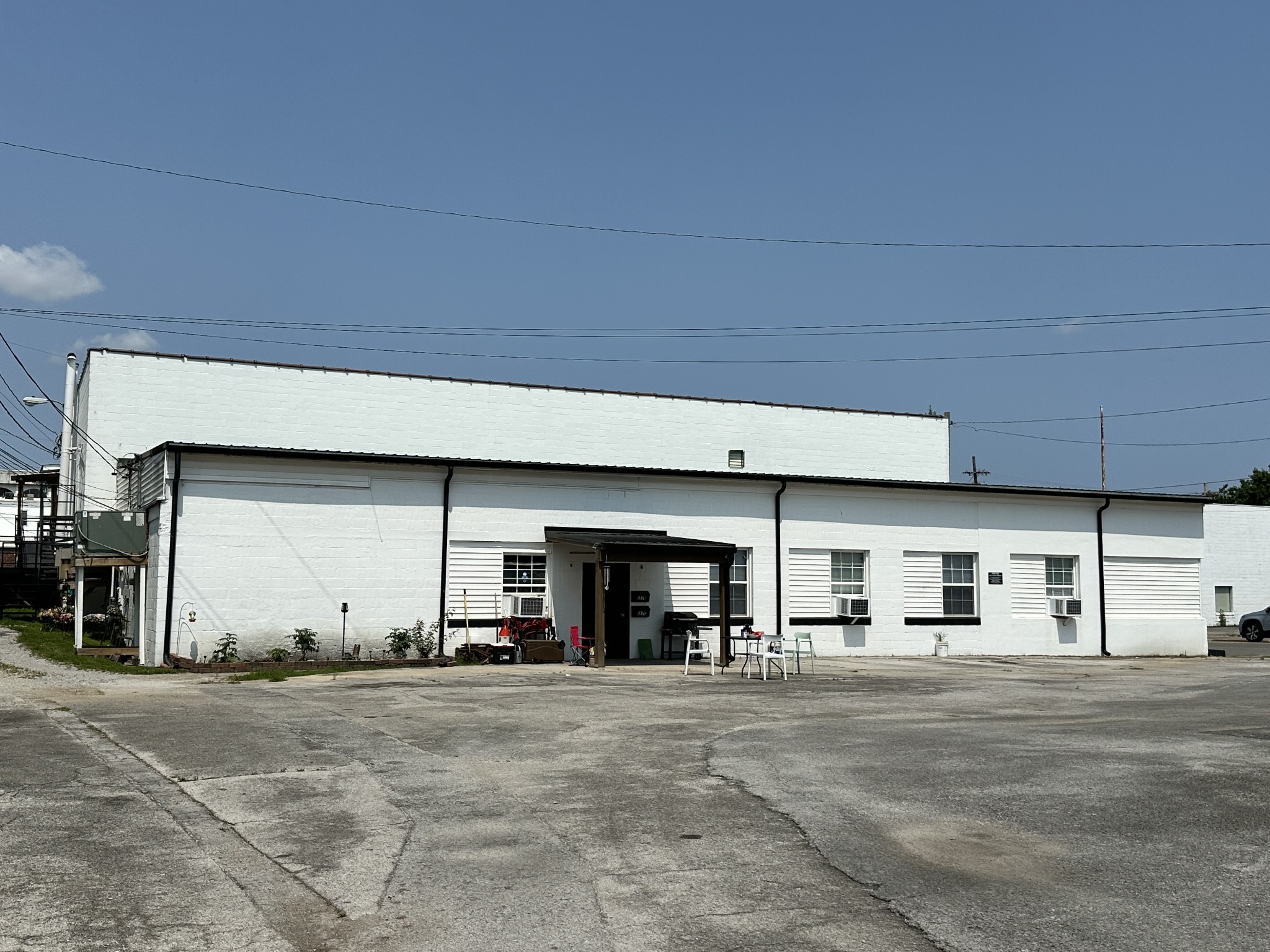 listing main picture