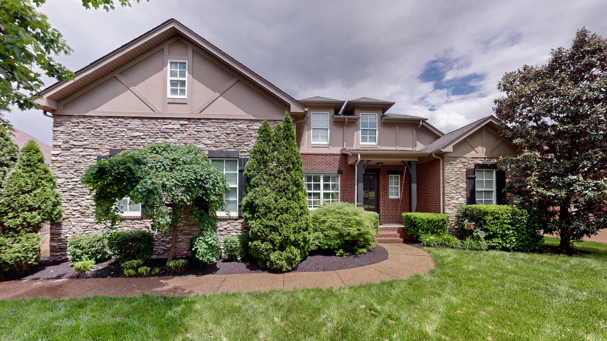 listing main picture