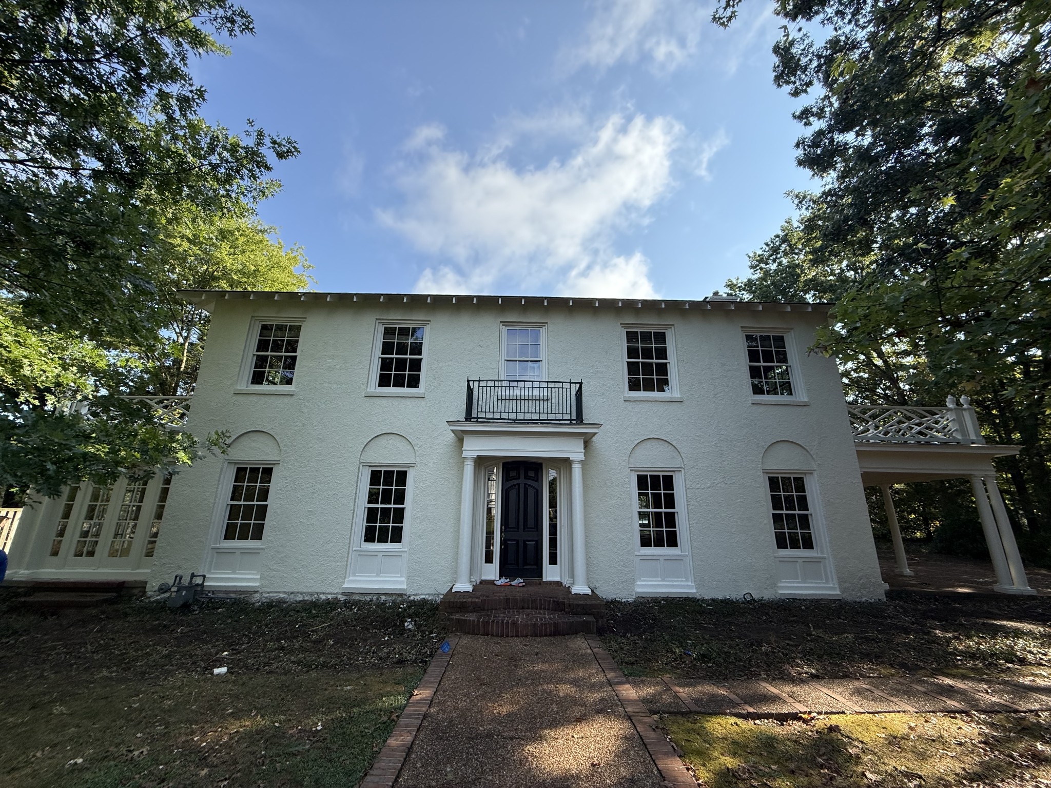 listing main picture