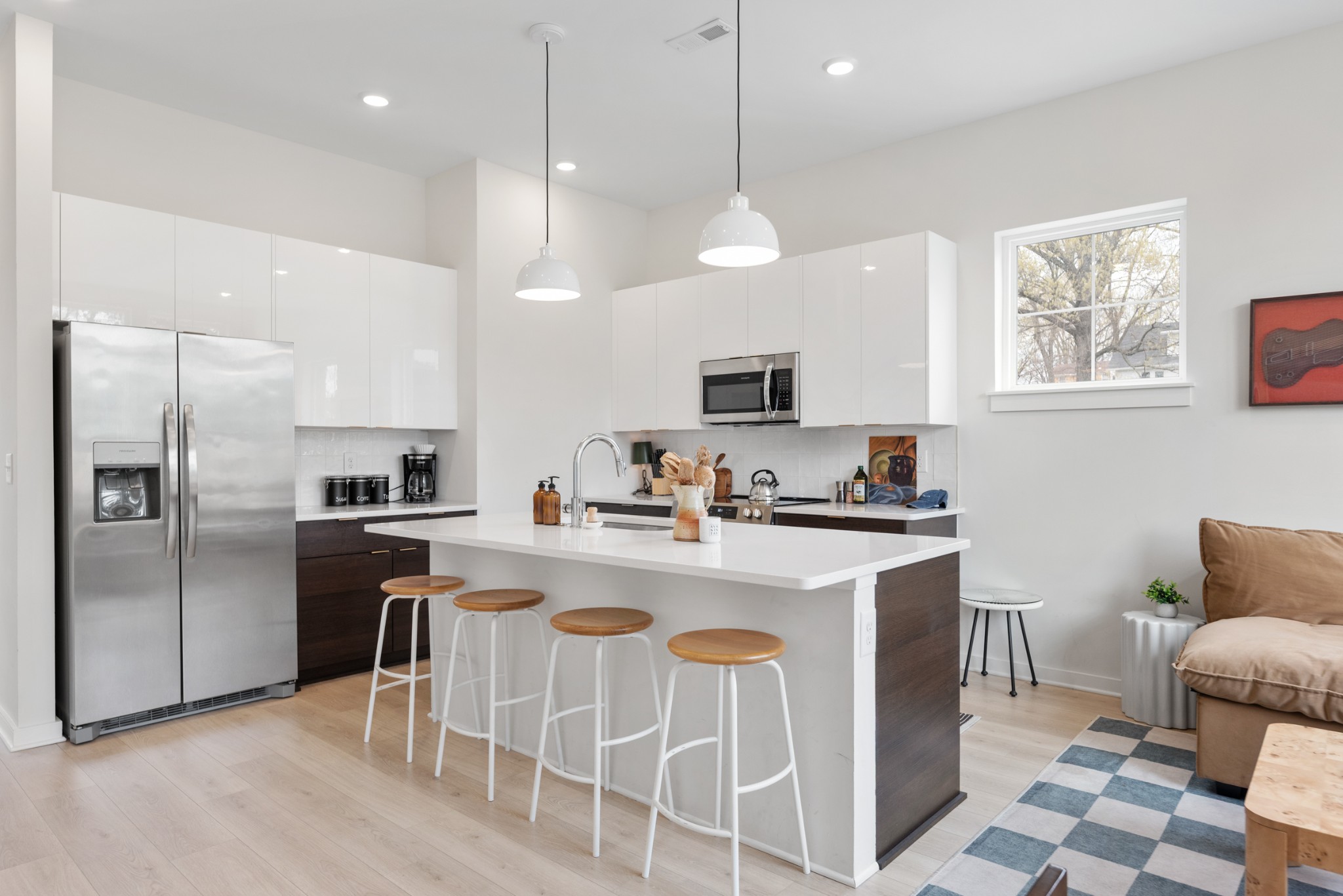 listing main picture