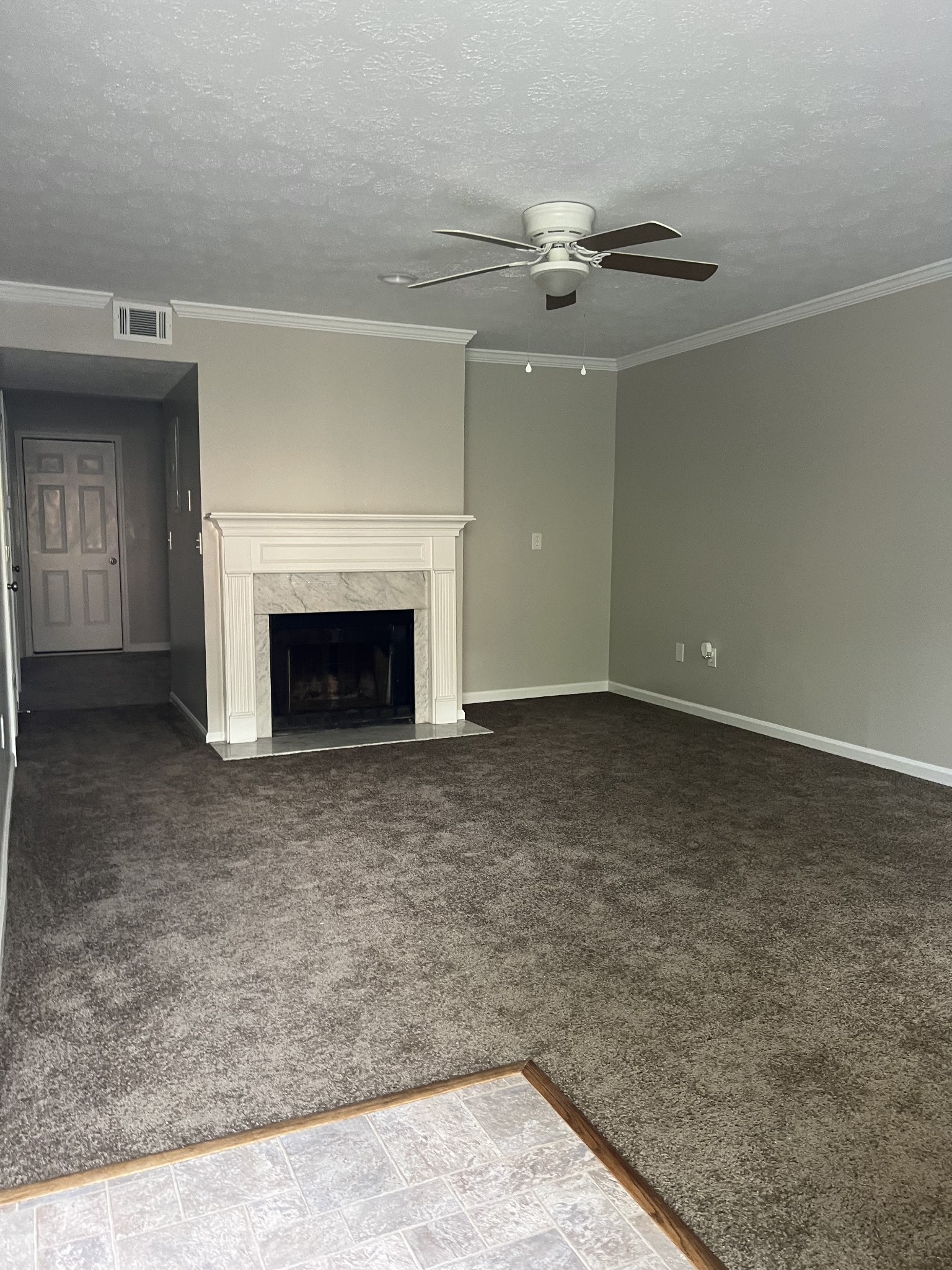 listing main picture