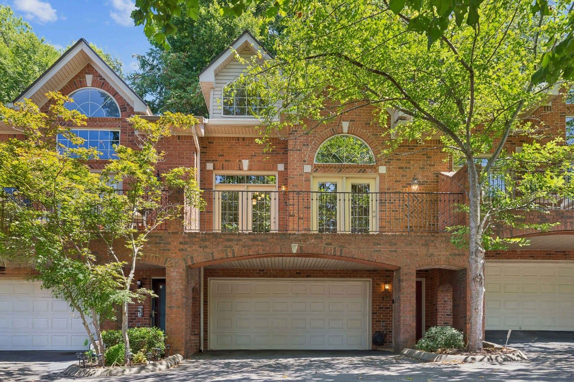 listing main picture