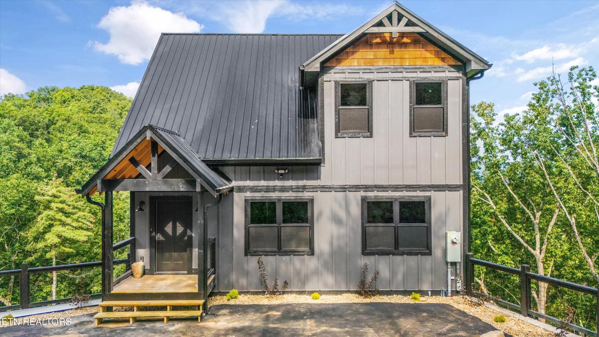 listing main picture