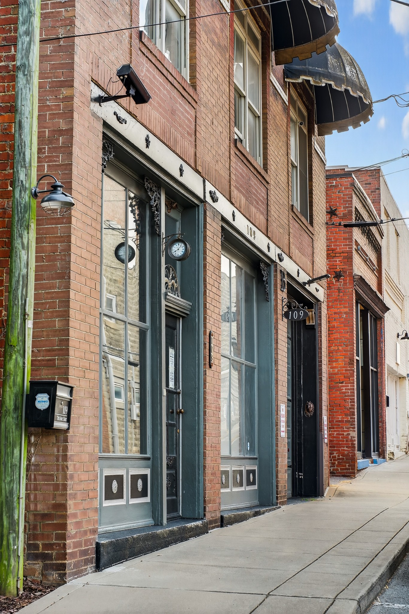 listing main picture