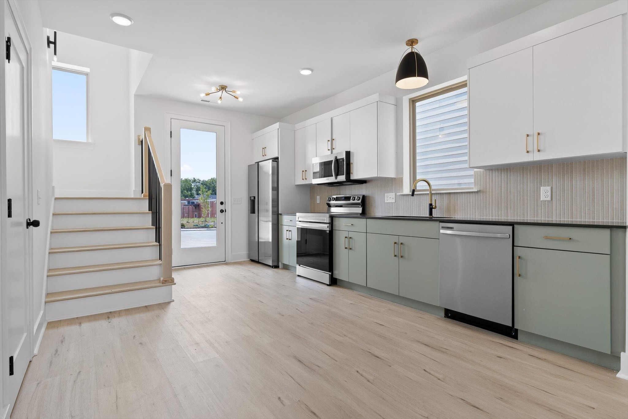 listing main picture