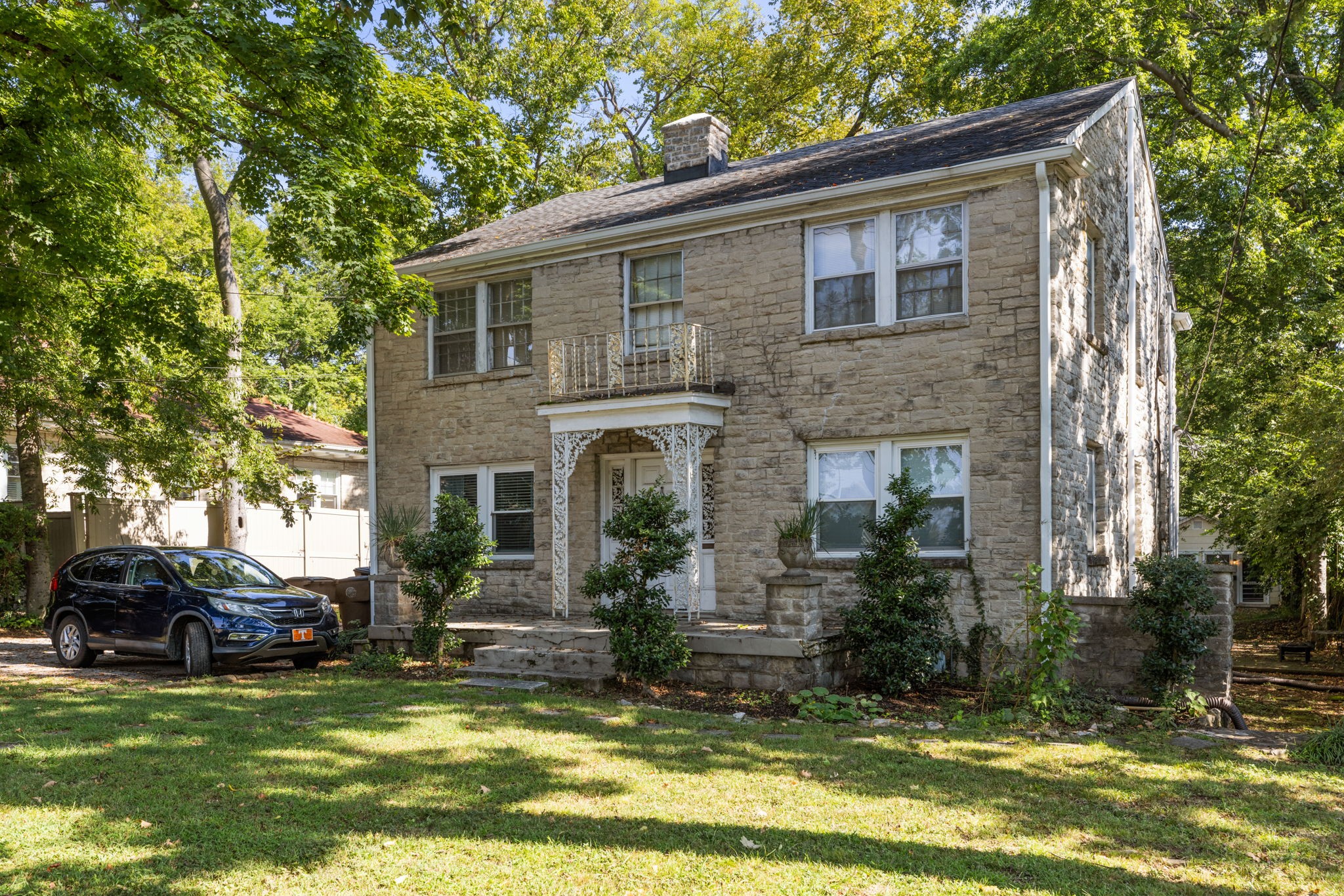 listing main picture