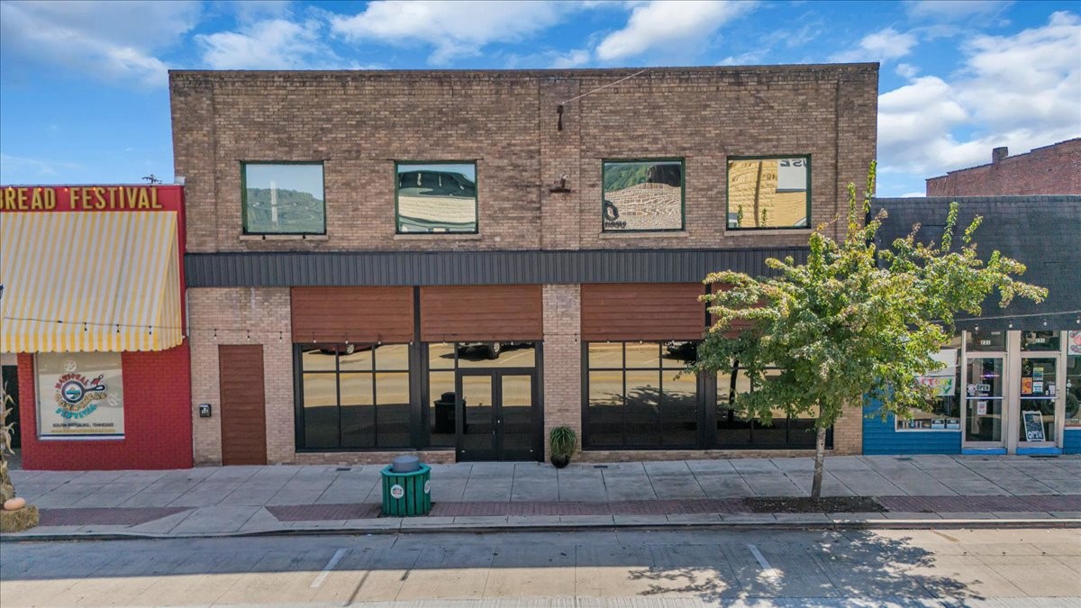 listing main picture