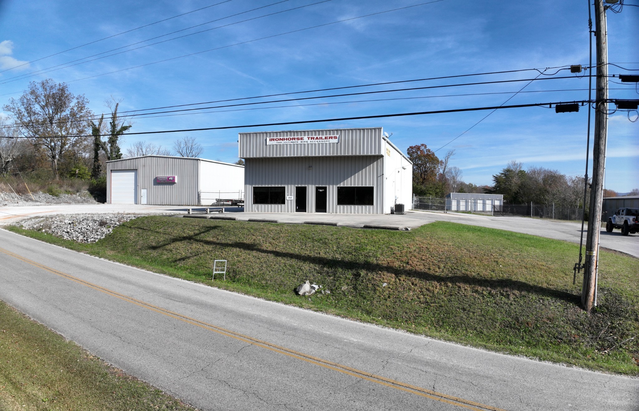 listing main picture