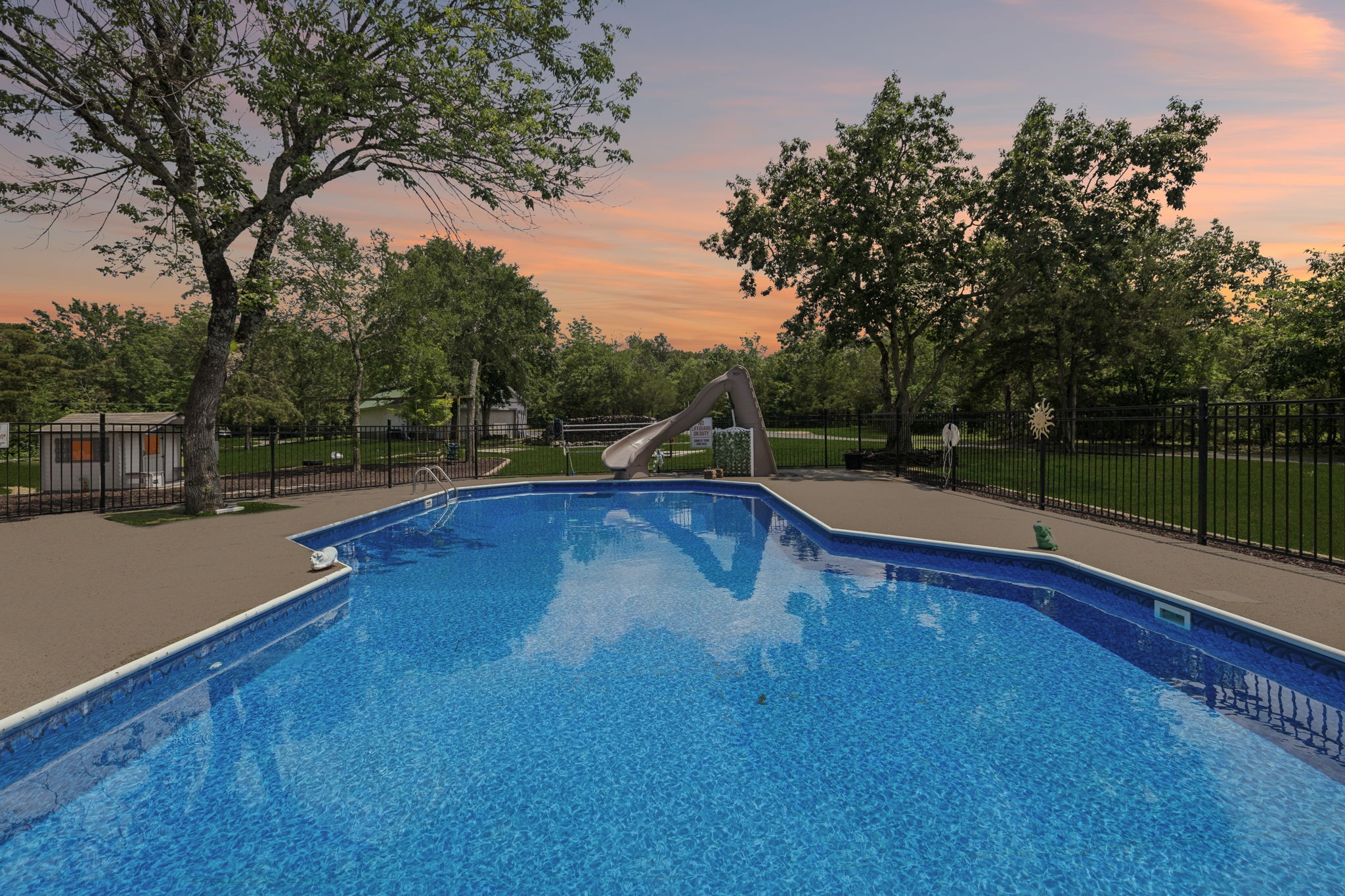 listing main picture