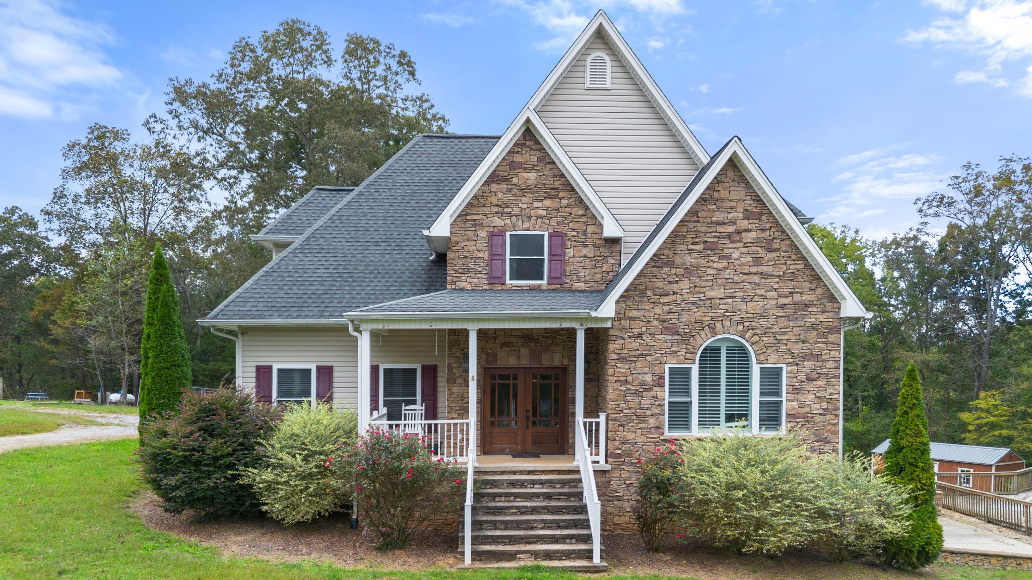 listing main picture