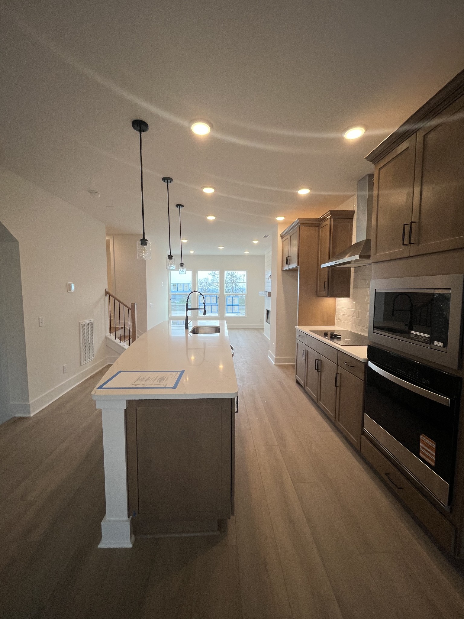 listing main picture