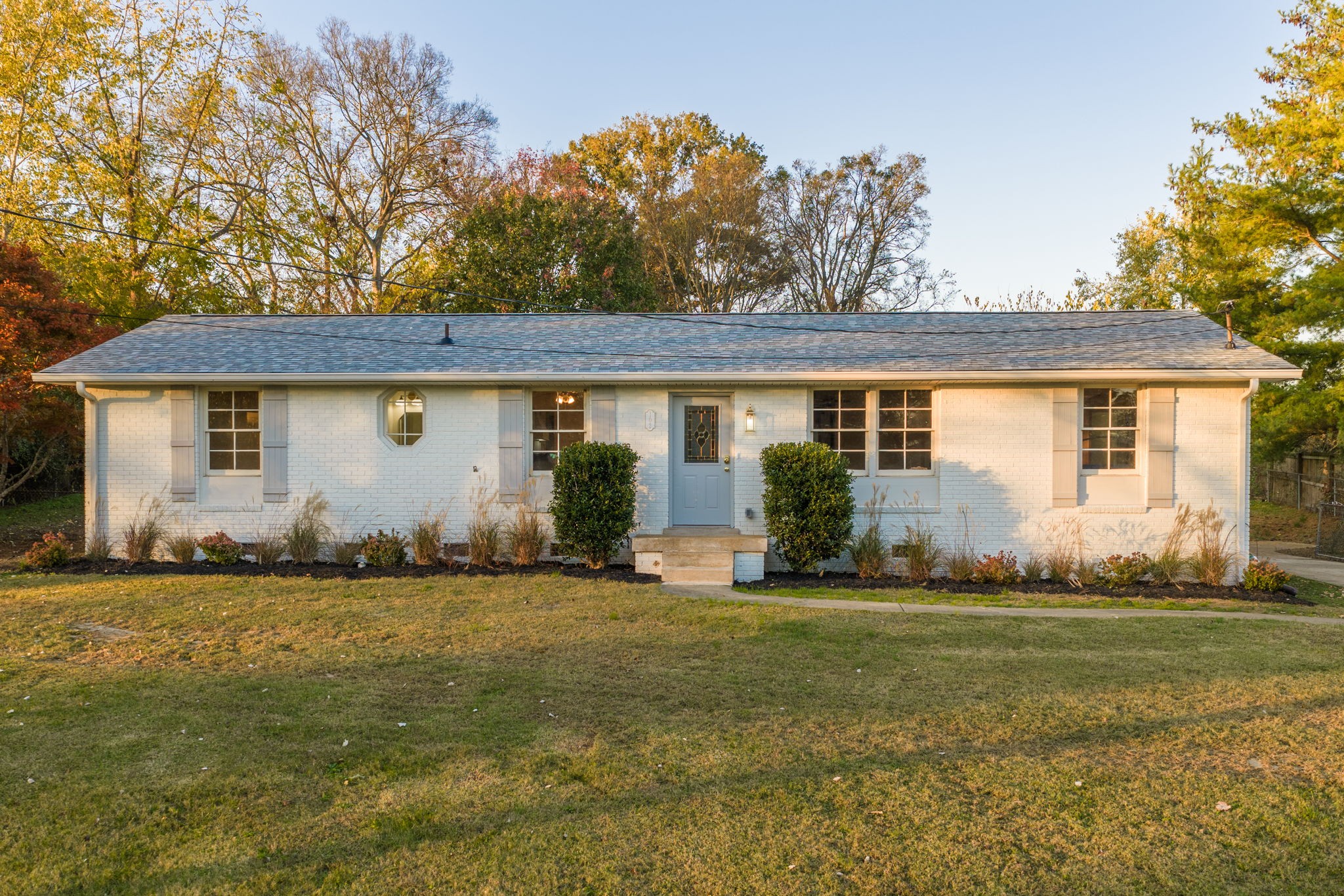 listing main picture