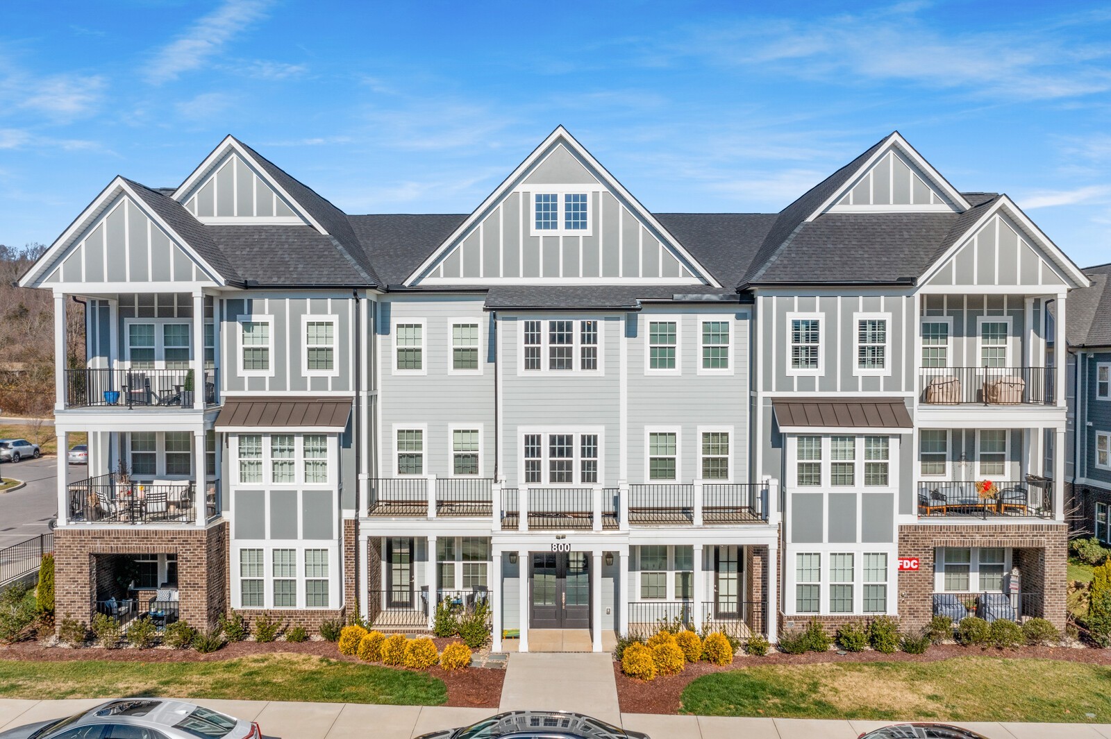 listing main picture