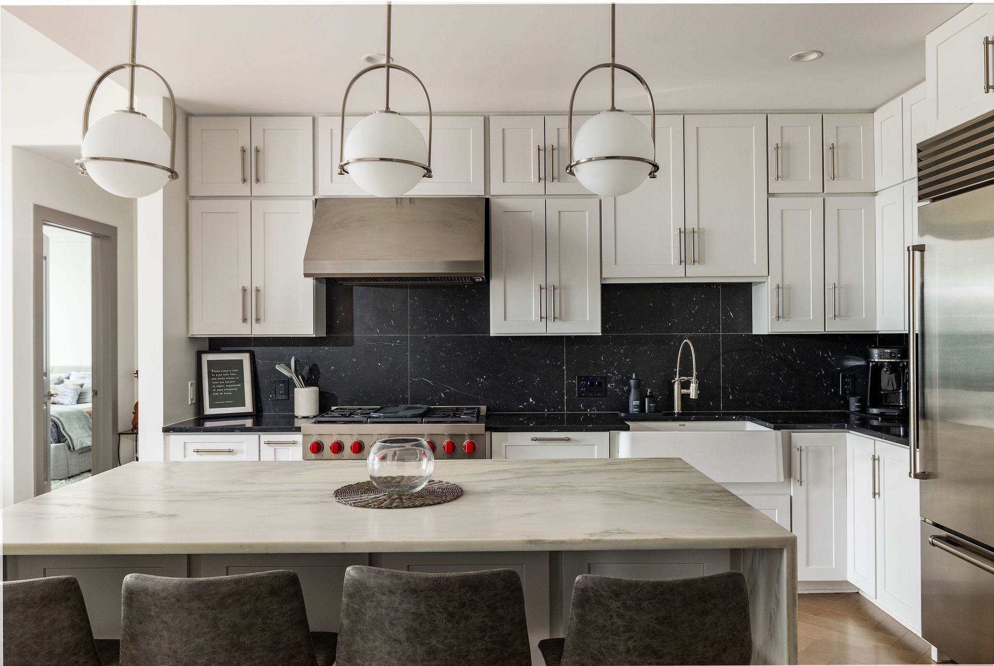 listing main picture