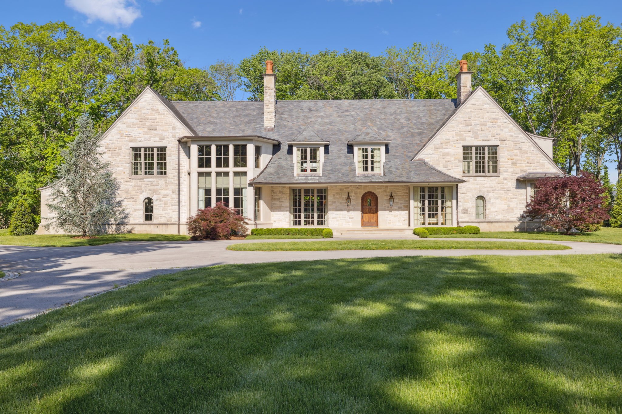 listing main picture