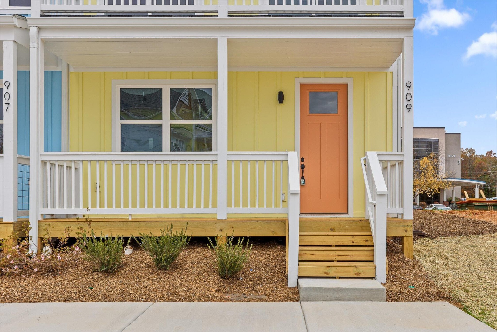 listing main picture